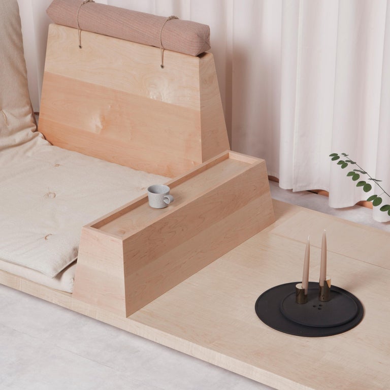 https://a.1stdibscdn.com/zabuton-sofa-handmade-japanese-futon-on-modular-maple-frame-kvadrat-for-sale-picture-7/f_32441/f_224947321613008687399/Closeup_29_closeup_063_mg_6999_copy_s_master.jpg?width=768