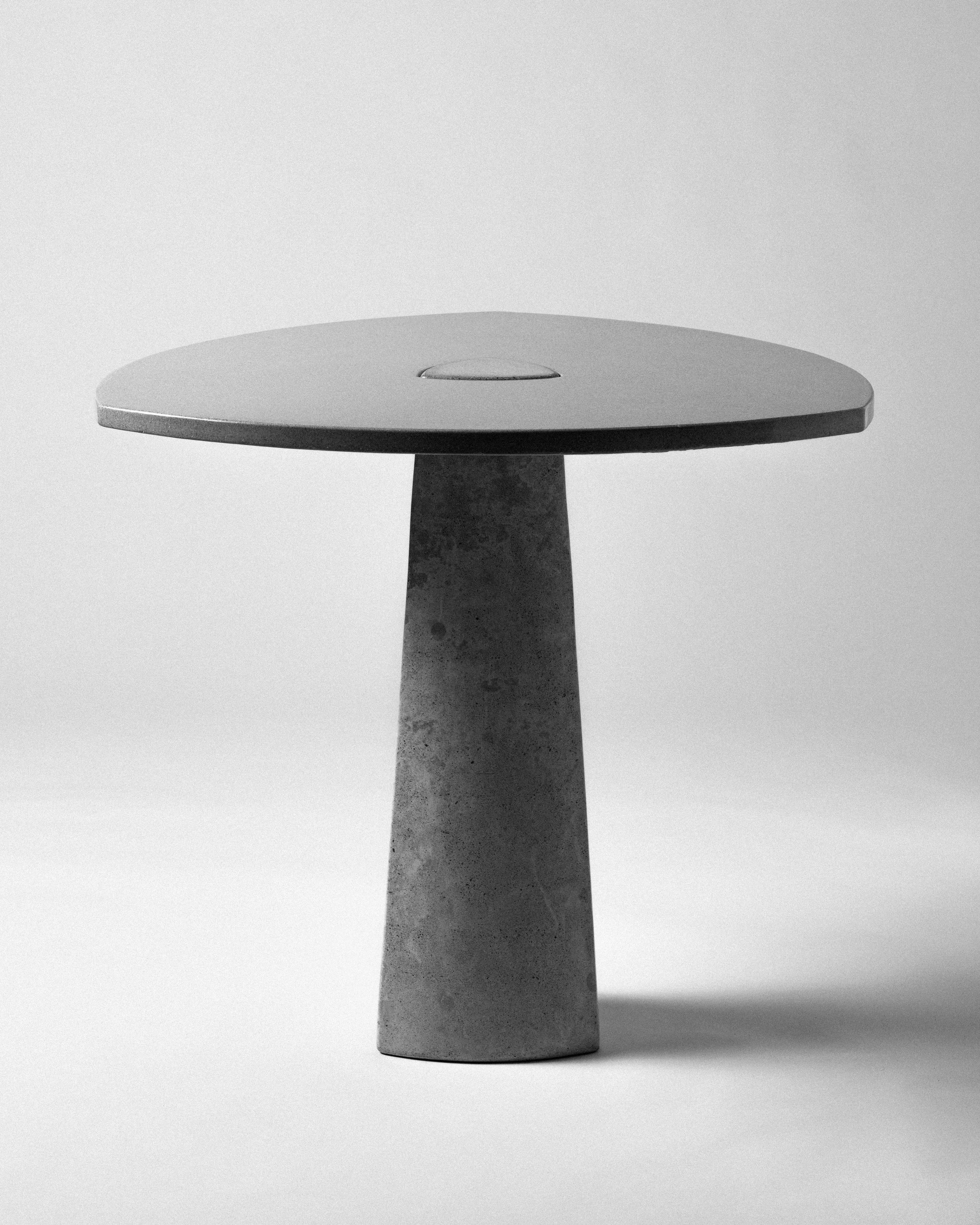 https://a.1stdibscdn.com/james-de-wulf-concrete-clover-table-for-sale-picture-2/f_12242/f_204362221599072867272/Clover_1_master.jpg