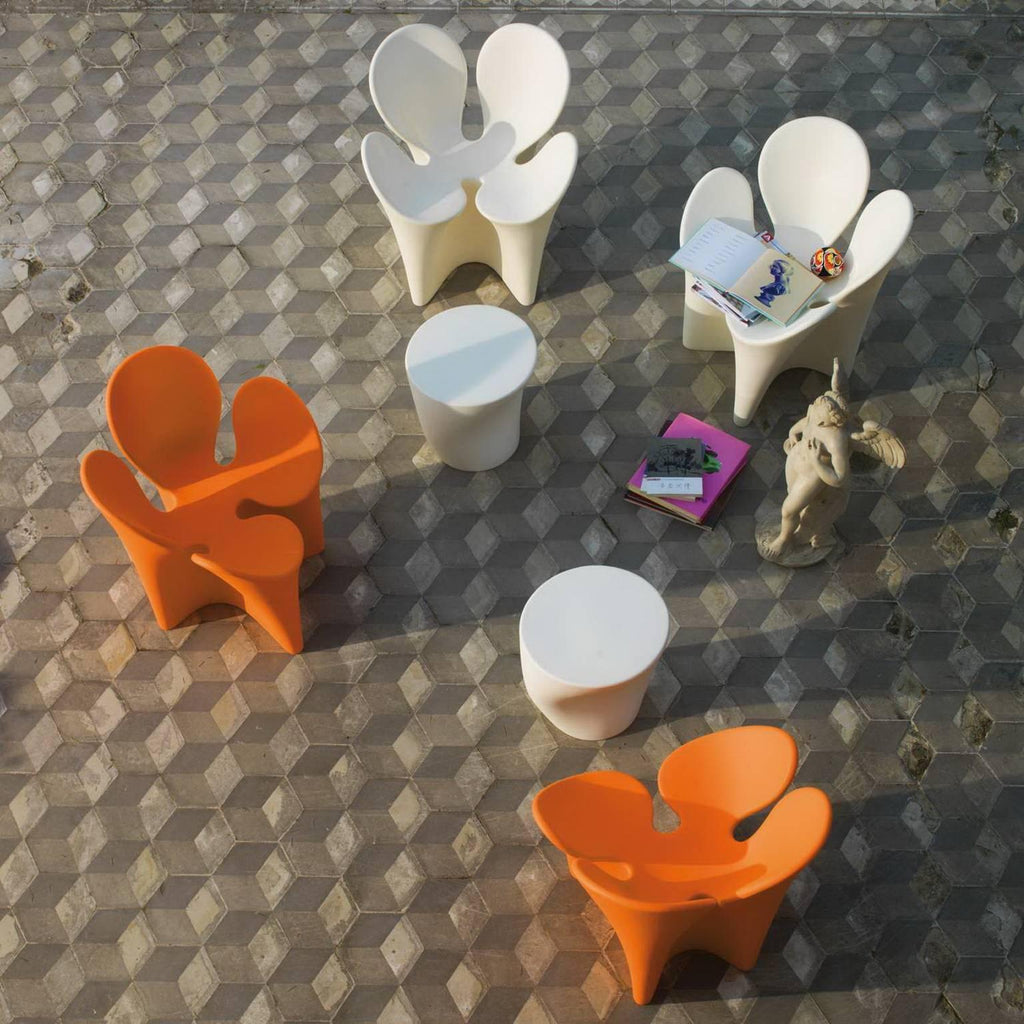 https://a.1stdibscdn.com/archivesE/upload/f_16392/1506327830507/Clover_Armchair_Ron_Arad_Driade_Polyethylene_77_master.jpg