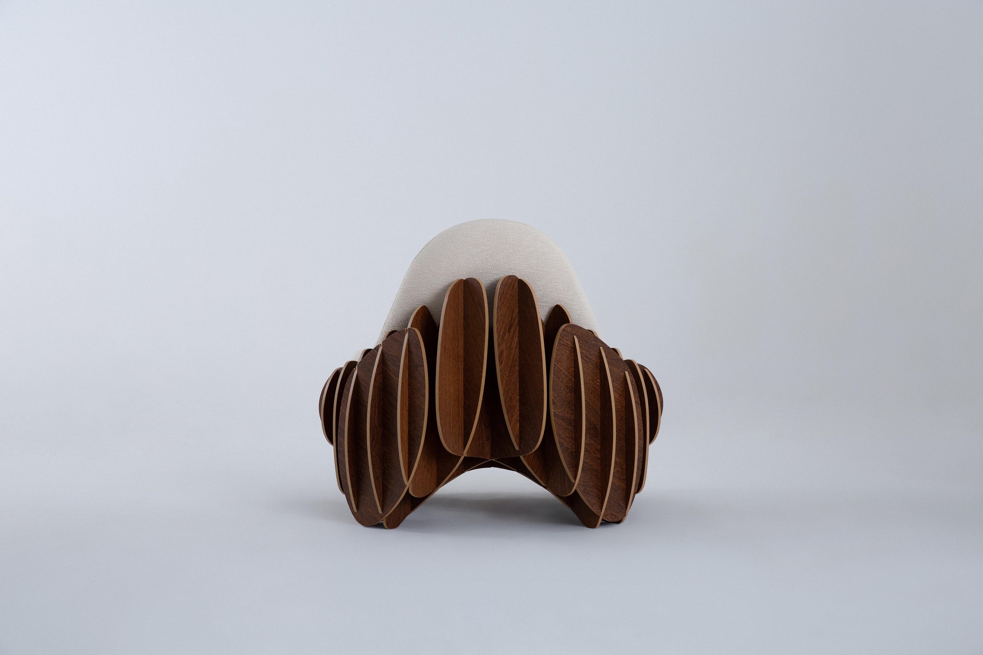 https://a.1stdibscdn.com/delirios-armchair-by-guto-requena-waffletechnique-interlocking-wood-structure-for-sale-picture-3/f_104502/f_451249921747846718375/Co_pia_de_GUTO_REQUENA_2192_master.jpg