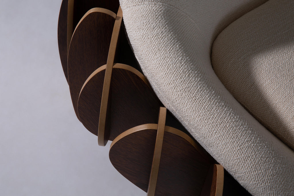 https://a.1stdibscdn.com/delirios-armchair-by-guto-requena-waffletechnique-interlocking-wood-structure-for-sale-picture-4/f_104502/f_451249921747846743023/Co_pia_de_GUTO_REQUENA_2206_master.jpg