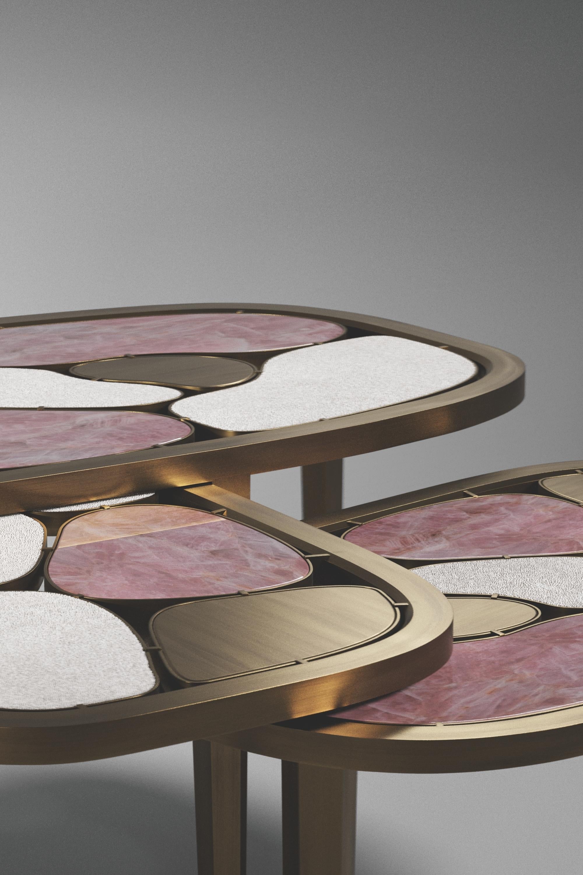 https://a.1stdibscdn.com/shagreen-and-quartz-nesting-coffee-table-with-brass-details-by-kifu-paris-for-sale-picture-4/f_45491/f_468420621759058490828/Coffee_Tables_Nessting_QUARTZ_ROSE0004_master.jpg