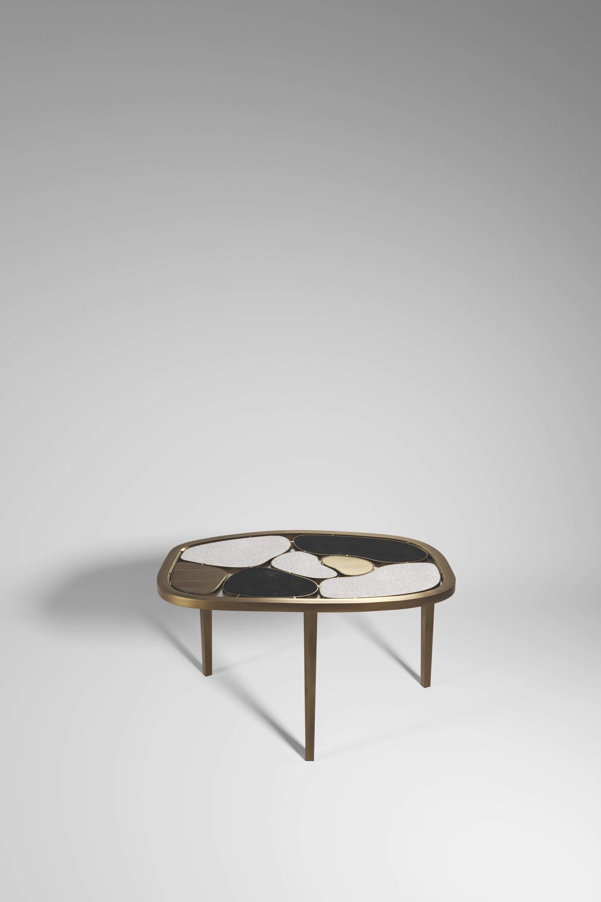 https://a.1stdibscdn.com/shagreen-quartz-onyx-nesting-coffee-tables-with-brass-details-by-kifu-paris-for-sale-picture-4/f_45491/f_468170221758852166590/Coffee_Tables_Nessting_VERT0000_master.jpg