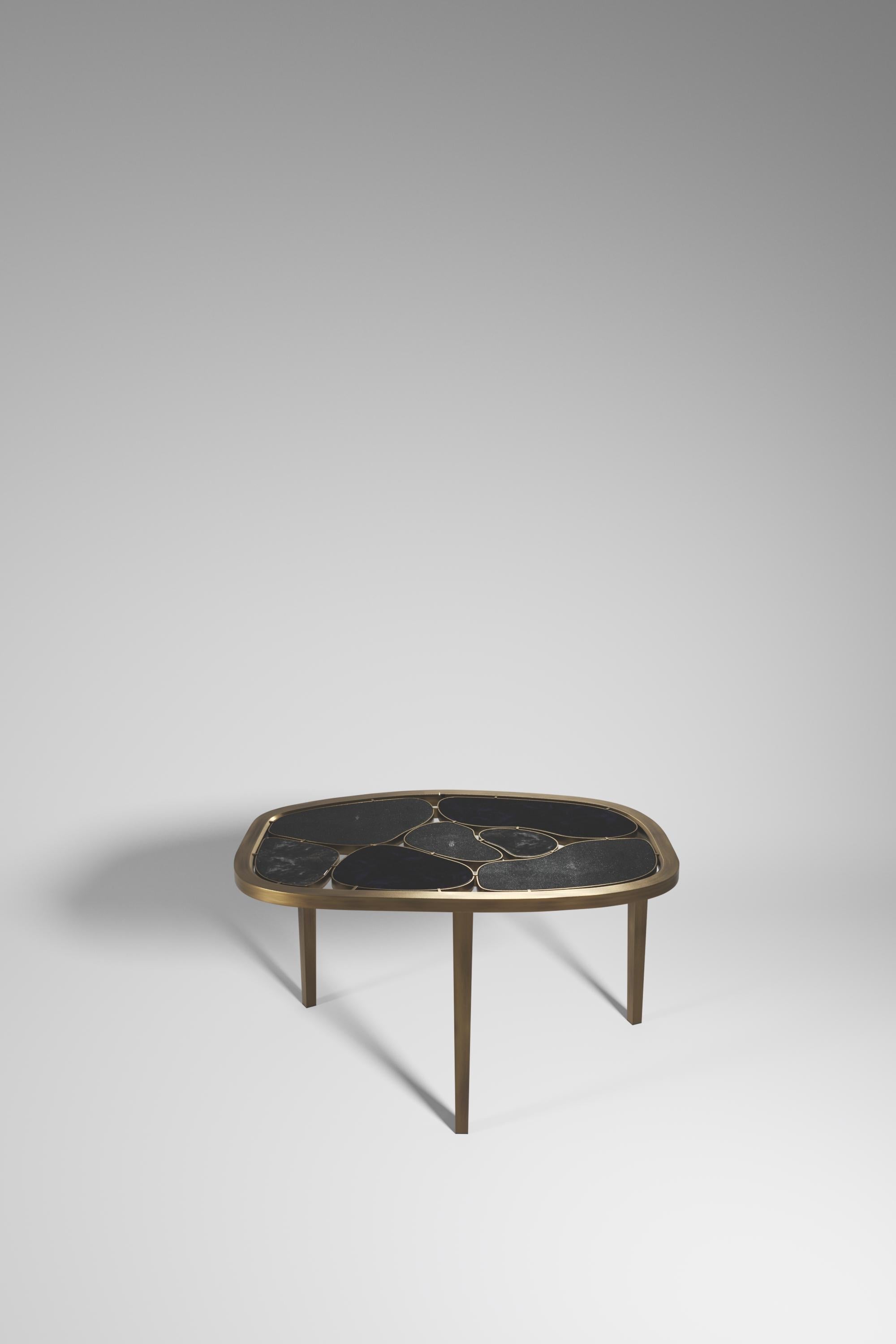 https://a.1stdibscdn.com/shagreen-quartz-shell-nesting-coffee-tables-brass-details-by-kifu-paris-for-sale-picture-4/f_45491/f_468168821758850960088/Coffee_Tables_Nesting_D156_L25_View010000_2__master.jpg