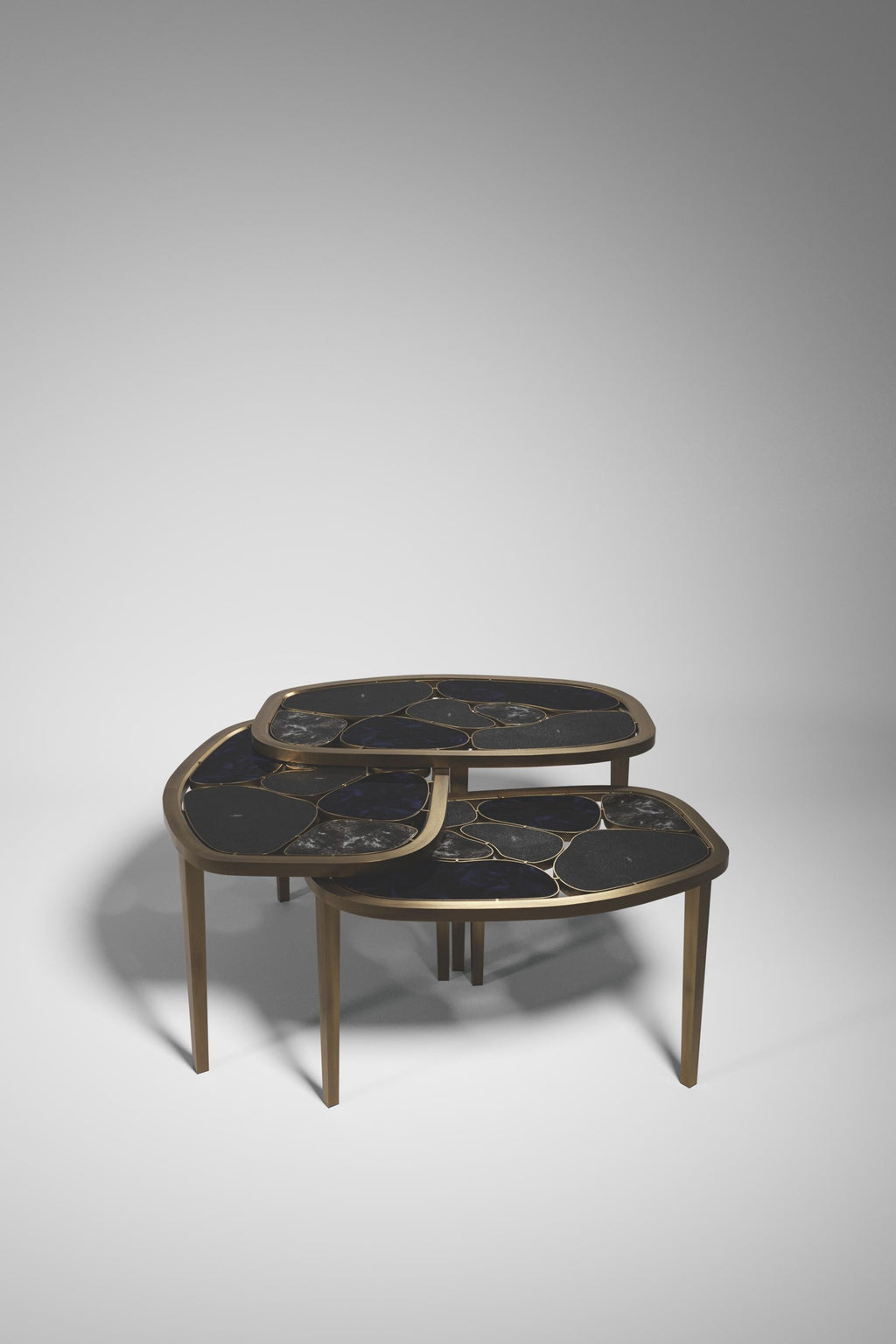 https://a.1stdibscdn.com/shagreen-quartz-onyx-nesting-coffee-table-with-brass-details-by-kifu-paris-for-sale-picture-10/f_45491/f_468170321758852492063/Coffee_Tables_Nesting_D156_L25_View010000_master.jpg