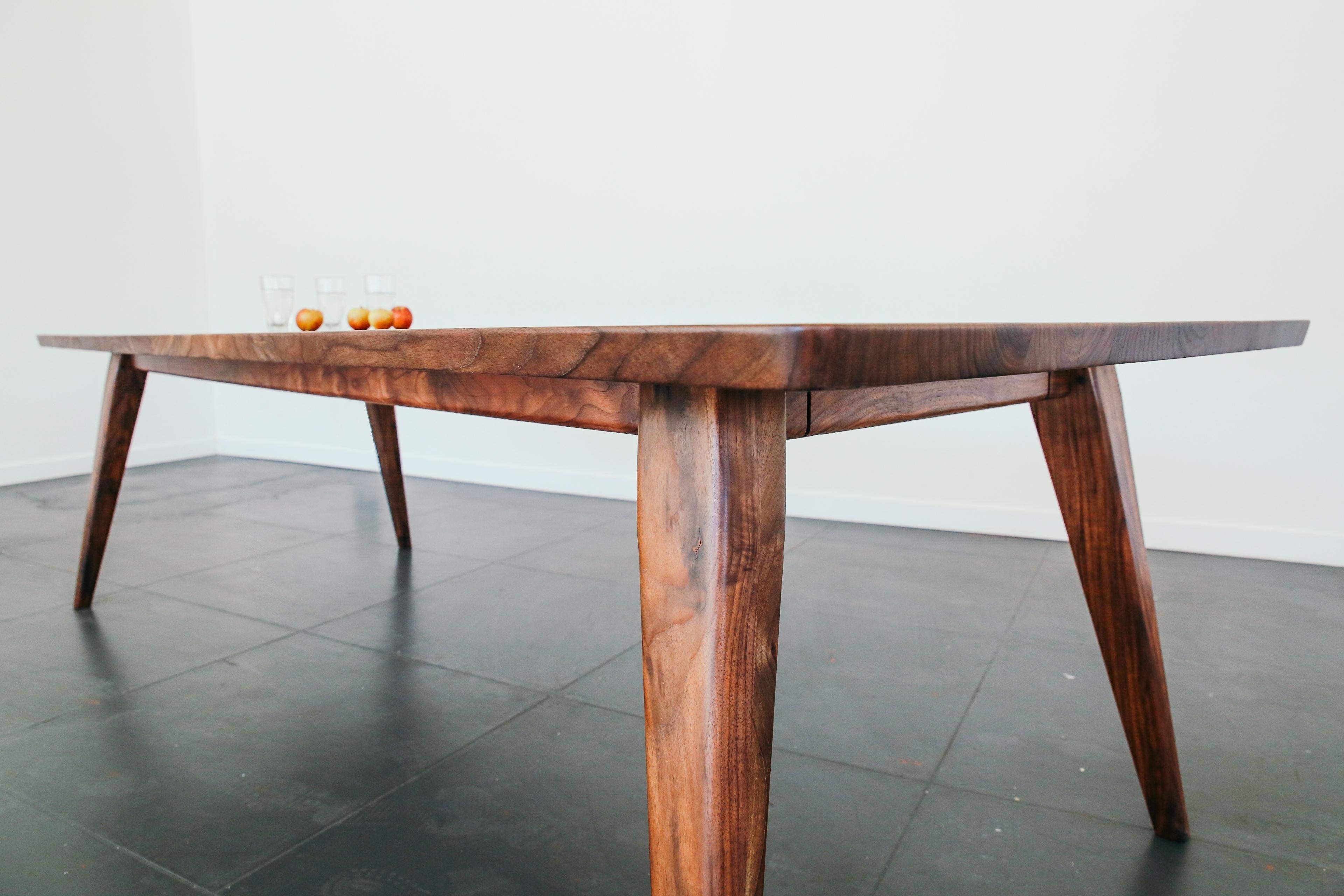 https://a.1stdibscdn.com/120-columbia-dining-table-in-oregon-walnut-by-studio-moe-for-sale-picture-4/f_51932/f_183263421584338257746/Columbia_5_master.jpg