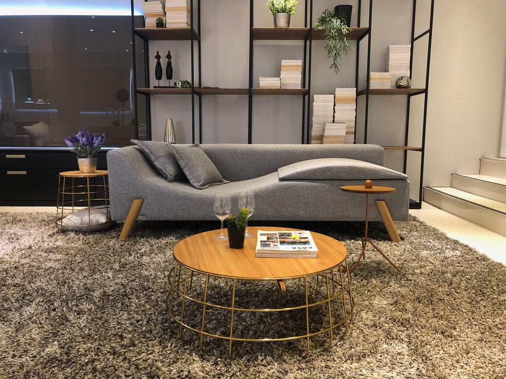 https://a.1stdibscdn.com/flag-couch-chaise-longue-in-natural-linen-and-wood-feet-for-sale-picture-4/f_56842/f_234755821637667275174/Combo_Forsetti_Flag_Maat_1__master.jpeg