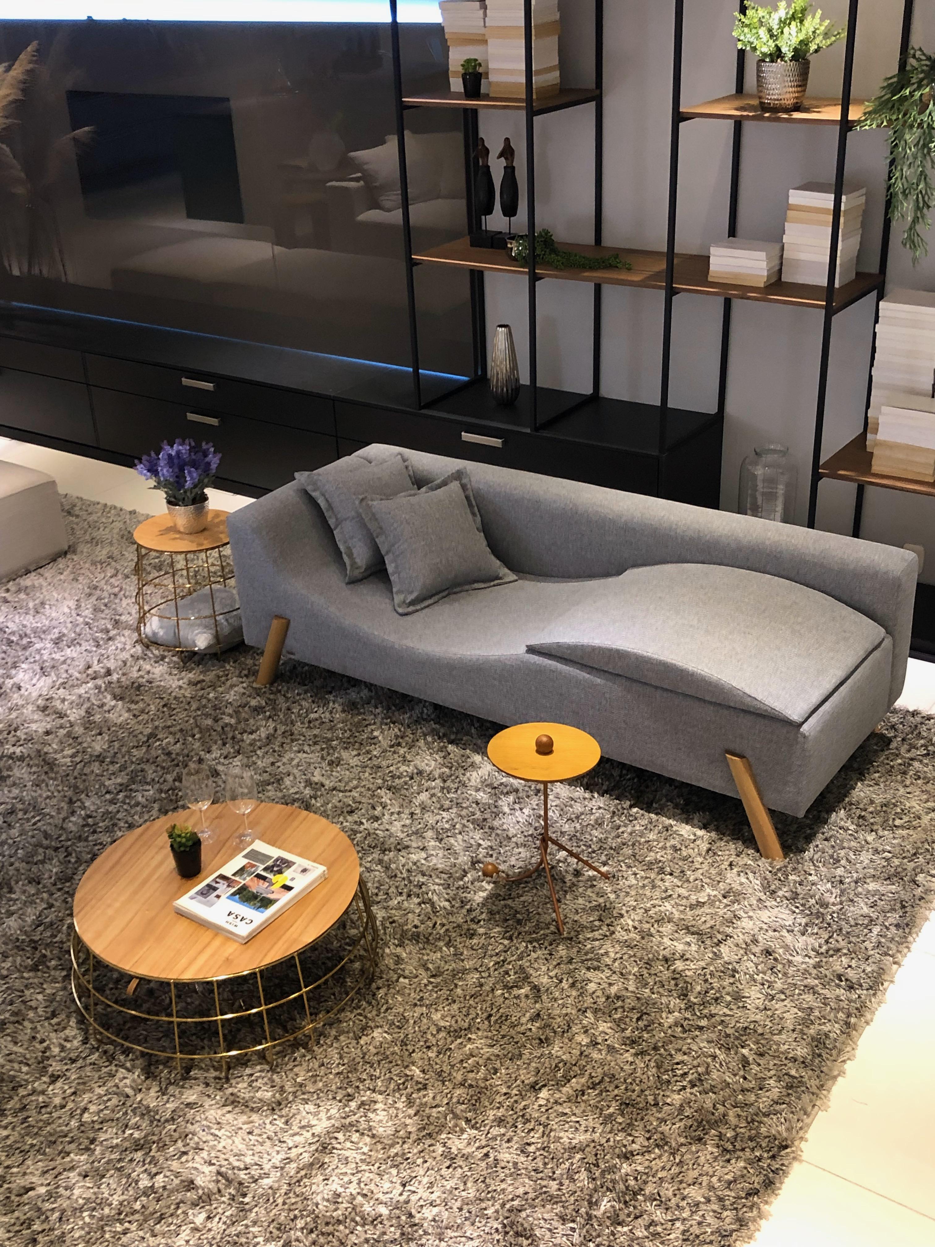 https://a.1stdibscdn.com/flag-couch-chaise-longue-in-natural-linen-and-wood-feet-small-size-for-sale-picture-5/f_56842/f_262764721638448325369/Combo_Forsetti_Flag_Maat_master.jpg