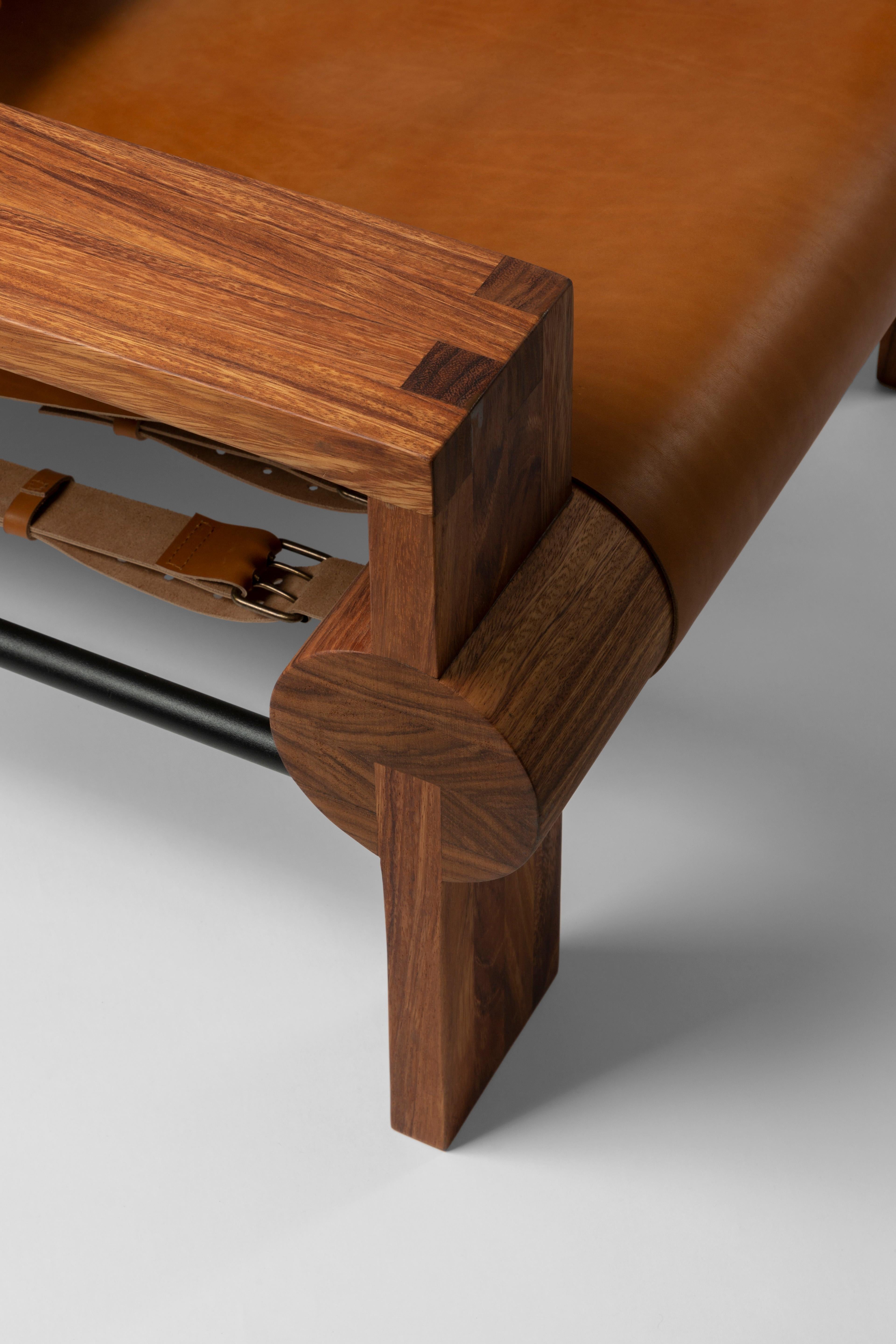 https://a.1stdibscdn.com/san-francisco-chair-leather-and-dark-tropical-wood-contemporary-mexican-design-for-sale-picture-8/f_38111/f_317640321671172064291/Comit_de_proyectos_Silla_San_Francisco_12_master.jpg