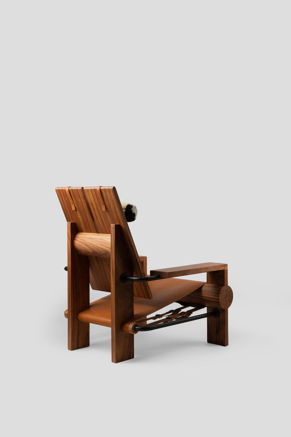https://a.1stdibscdn.com/san-francisco-chair-leather-and-dark-tropical-wood-contemporary-mexican-design-for-sale-picture-10/f_38111/f_317640321671172067952/Comit_de_proyectos_Silla_San_Francisco_15_master.jpg