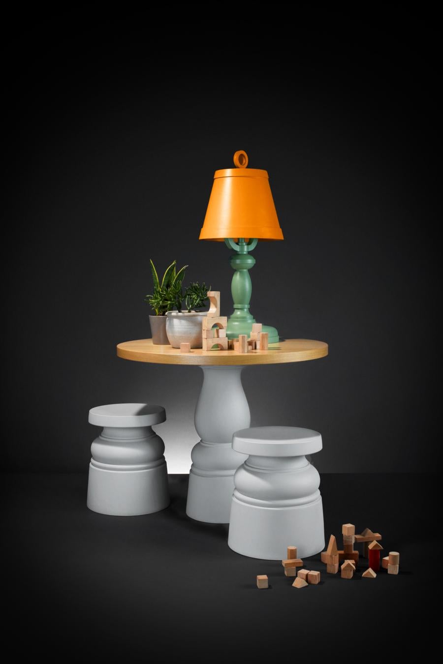 https://a.1stdibscdn.com/moooi-container-210-dining-table-in-black-base-oak-top-marcel-wanders-studio-for-sale-picture-4/22569652/f_268011021641532790675/Container_table_ambient_image_6__master.jpg