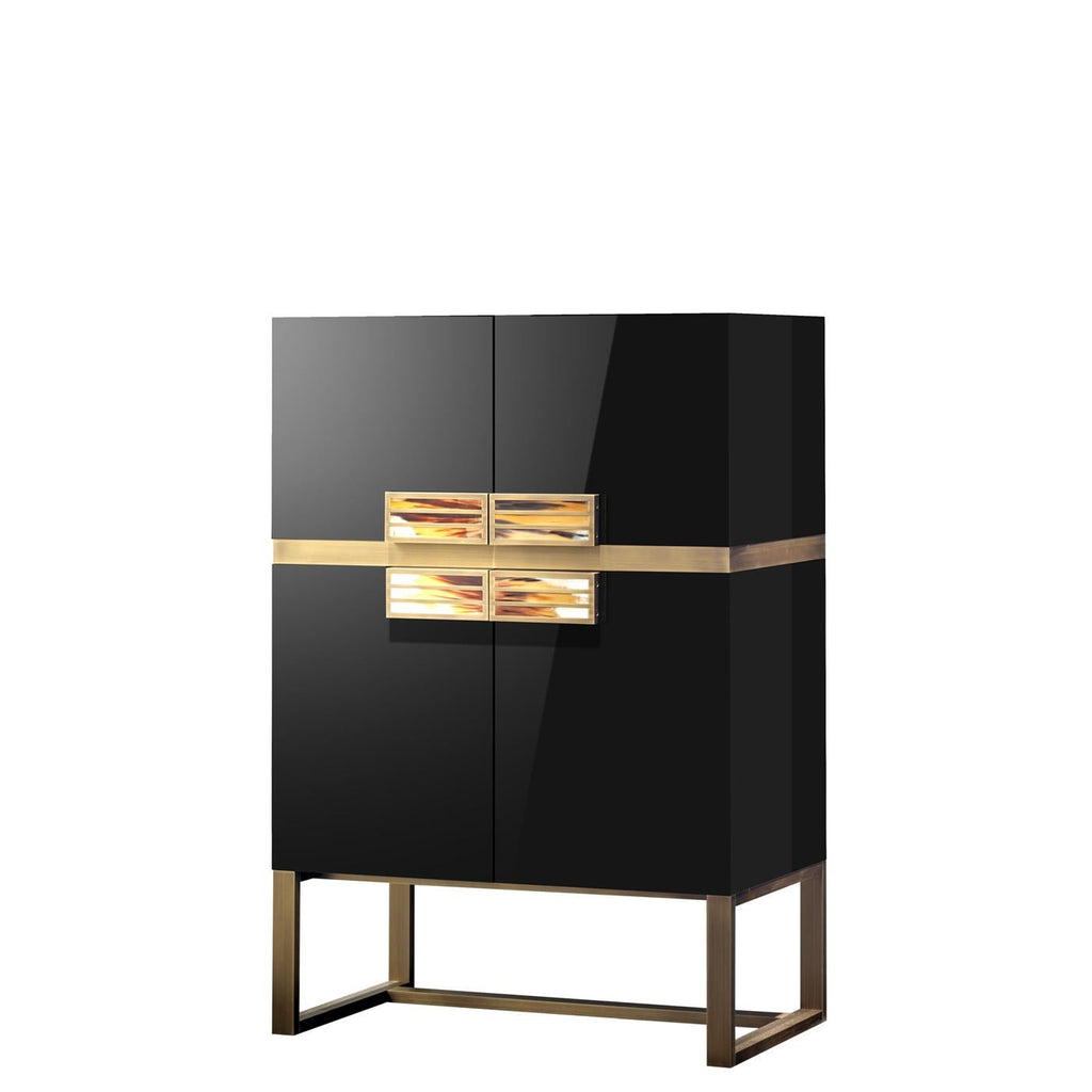 https://a.1stdibscdn.com/cosmopolitan-bar-cabinet-in-ebony-veneer-horn-gold-plated-brass-by-arcahorn-for-sale-picture-7/f_12192/f_492638921773758687315/Contenitori_e_librerie_Cosmopolitan_mobile_bar_in_legno_laccato_nero_e_ottone_Arcahorn_master.jpg