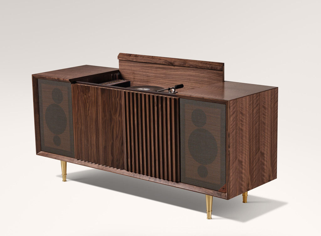 https://a.1stdibscdn.com/wrensilva-m1-record-player-console-in-natural-walnut-brass-for-sale-picture-3/f_105212/f_459646921753475081805/Copy_of_M1_Walnut_Angle_stowed_metal_speaker_master.jpg