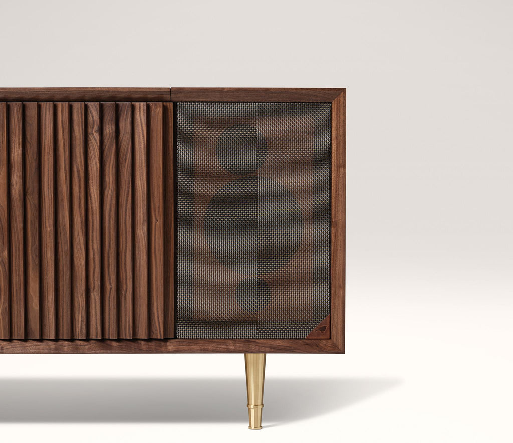 https://a.1stdibscdn.com/wrensilva-m1-record-player-console-in-natural-walnut-brass-for-sale-picture-5/f_105212/f_459646921753475082064/Copy_of_M1_Walnut_Crop_metal_speaker_master.jpg