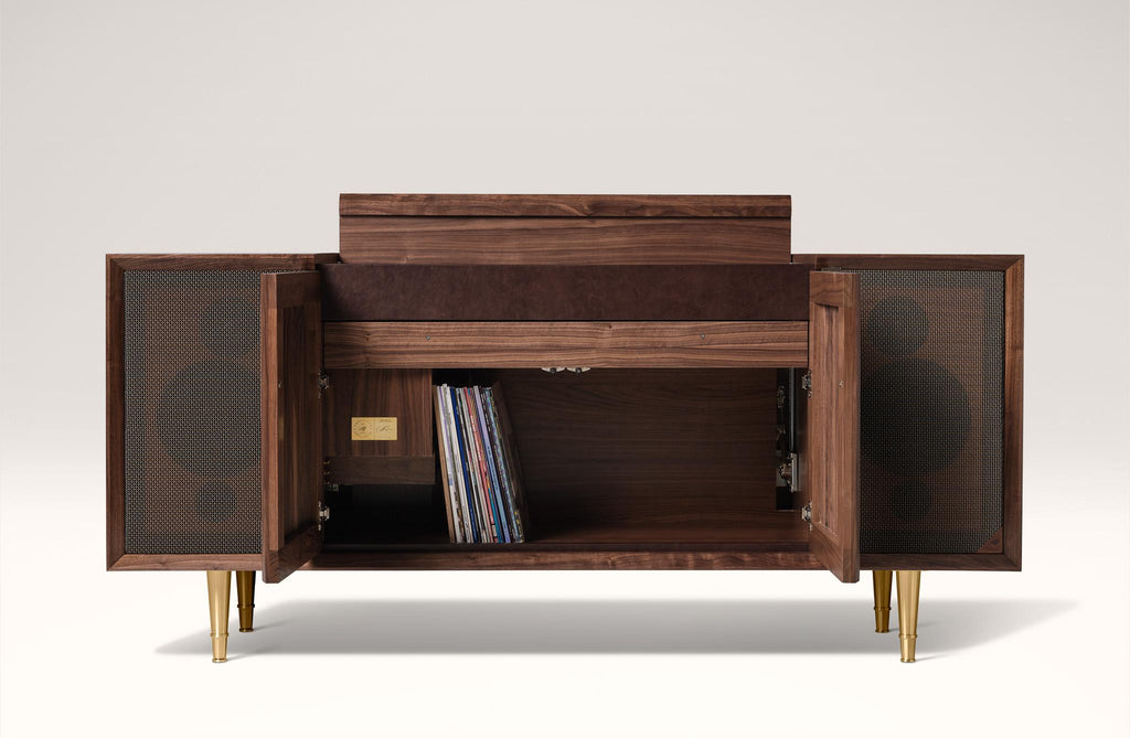 https://a.1stdibscdn.com/wrensilva-m1-record-player-console-in-natural-walnut-brass-for-sale-picture-4/f_105212/f_459646921753475081732/Copy_of_M1_Walnut_Open_storage_metal_speaker_LESS_WOOD_ON_SPEAKER_master.jpg