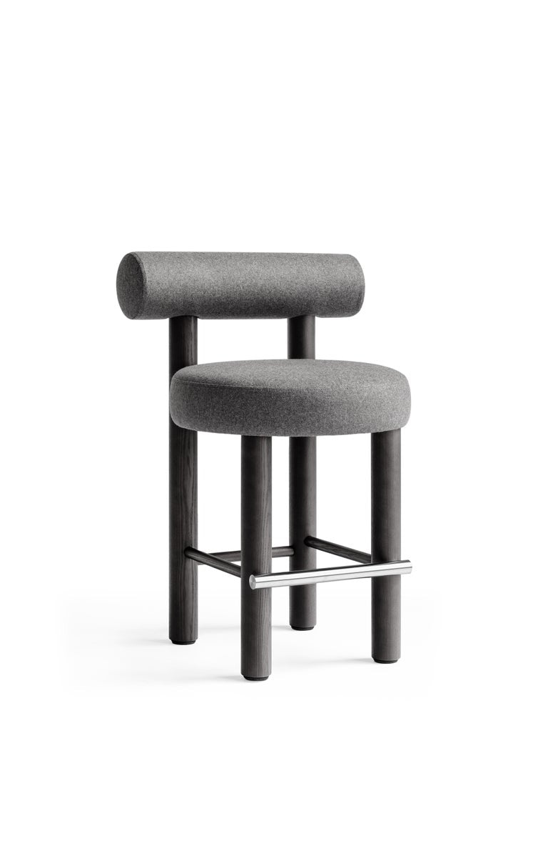https://a.1stdibscdn.com/modern-counter-chair-gropius-cs2-in-various-fabric-with-wooden-legs-by-noom-for-sale-picture-2/f_42321/f_371894721700580656308/Counter_Chair_Gropius_CS2_4_black_master.jpg?width=768