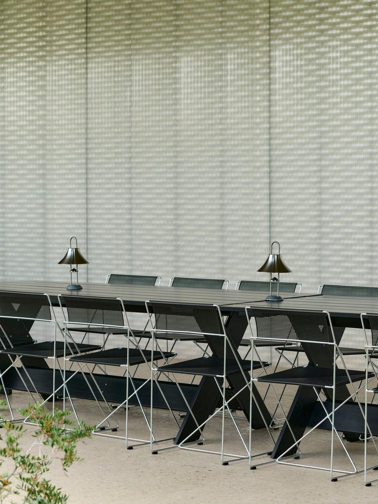 https://a.1stdibscdn.com/set-of-4-x-line-chairs-galvanized-base-black-powder-coated-seat-back-for-hay-for-sale-picture-9/f_51432/f_457638321751893321429/Crate_Dining_Table_black_X_Line_black_seat_and_back_hot_galvanised_base_Mousqueton_Portable_brushed_steel_master.jpg?width=768