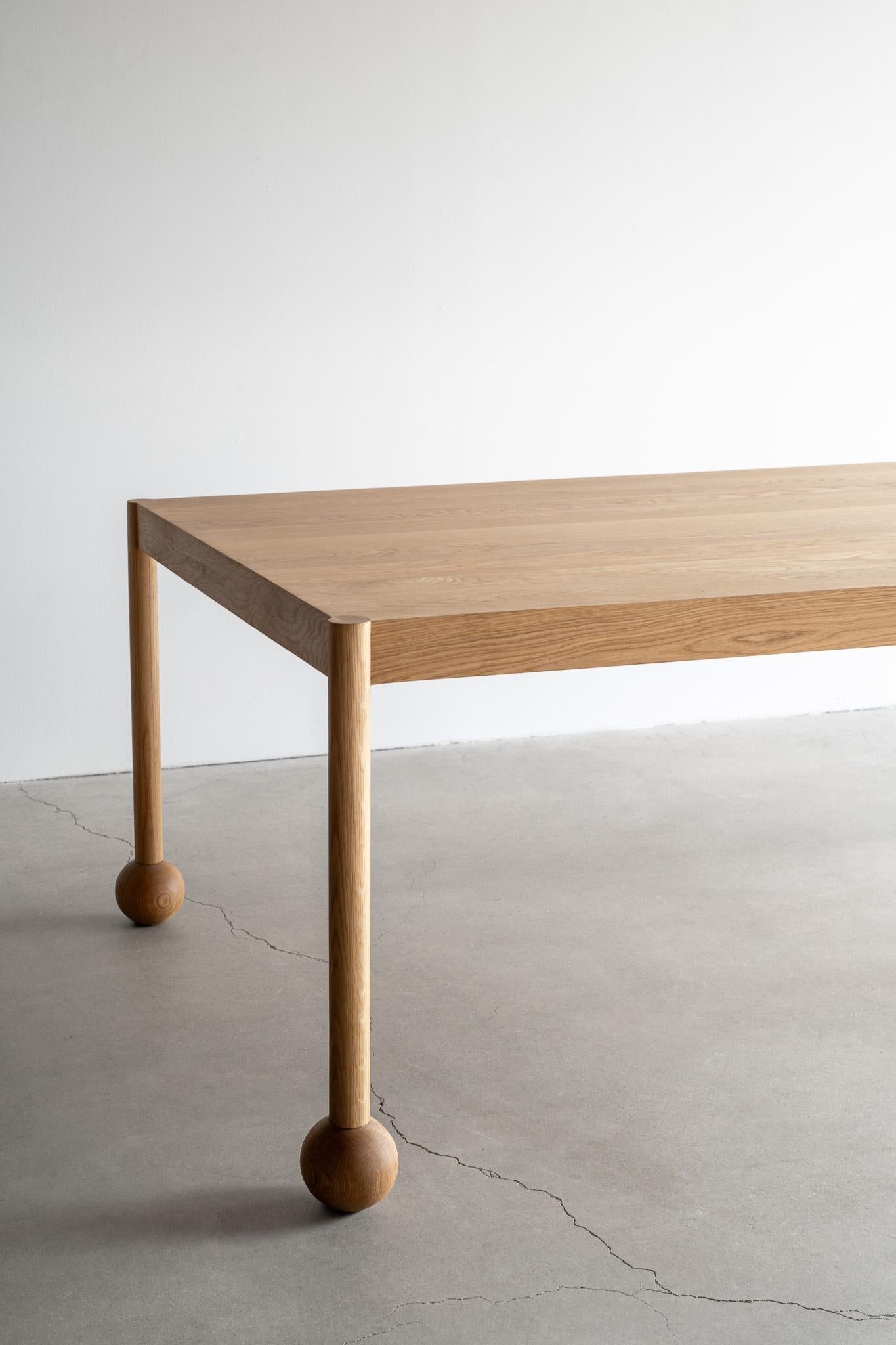 https://a.1stdibscdn.com/fenn-dining-table-by-croft-house-for-sale-picture-6/f_97692/f_434673621738630244086/CroftHouseFennDiningTable10GigiAlyPhotography_master.jpg