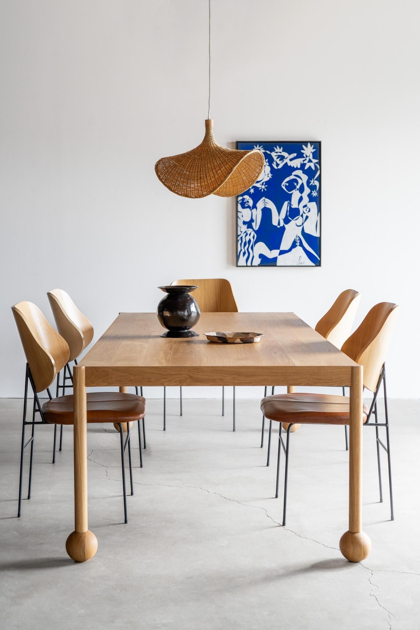 https://a.1stdibscdn.com/fenn-dining-table-by-croft-house-for-sale-picture-3/f_97692/f_434673621738630244111/CroftHouseFennDiningTable1GigiAlyPhotography_master.jpg