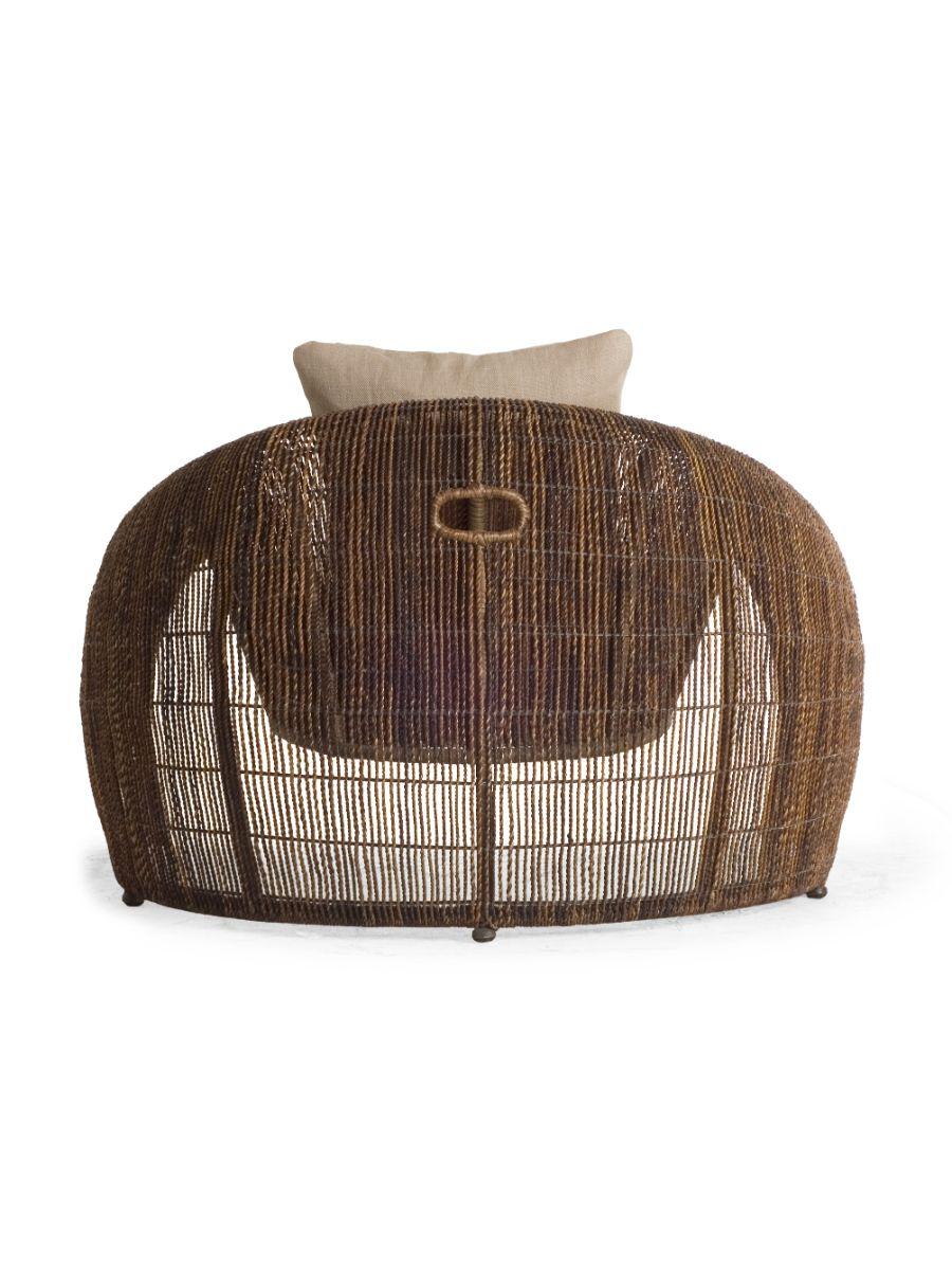 https://a.1stdibscdn.com/outdoor-croissant-easy-armchair-by-kenneth-cobonpue-for-sale-picture-4/f_12192/f_328103921676567435510/Croissant_Easy_Armchair_02_master.jpg