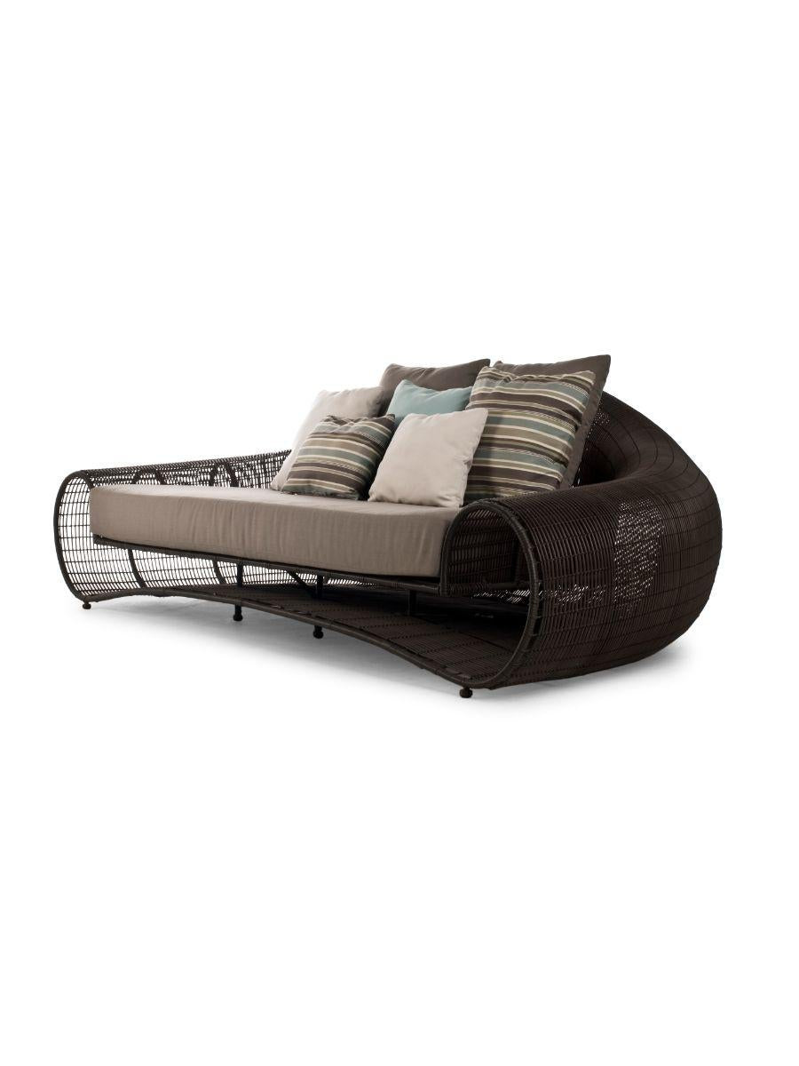 https://a.1stdibscdn.com/indoor-croissant-sofa-by-kenneth-cobonpue-for-sale-picture-4/f_12192/f_328104721676567493471/Croissant_Sofa_01_master.jpg