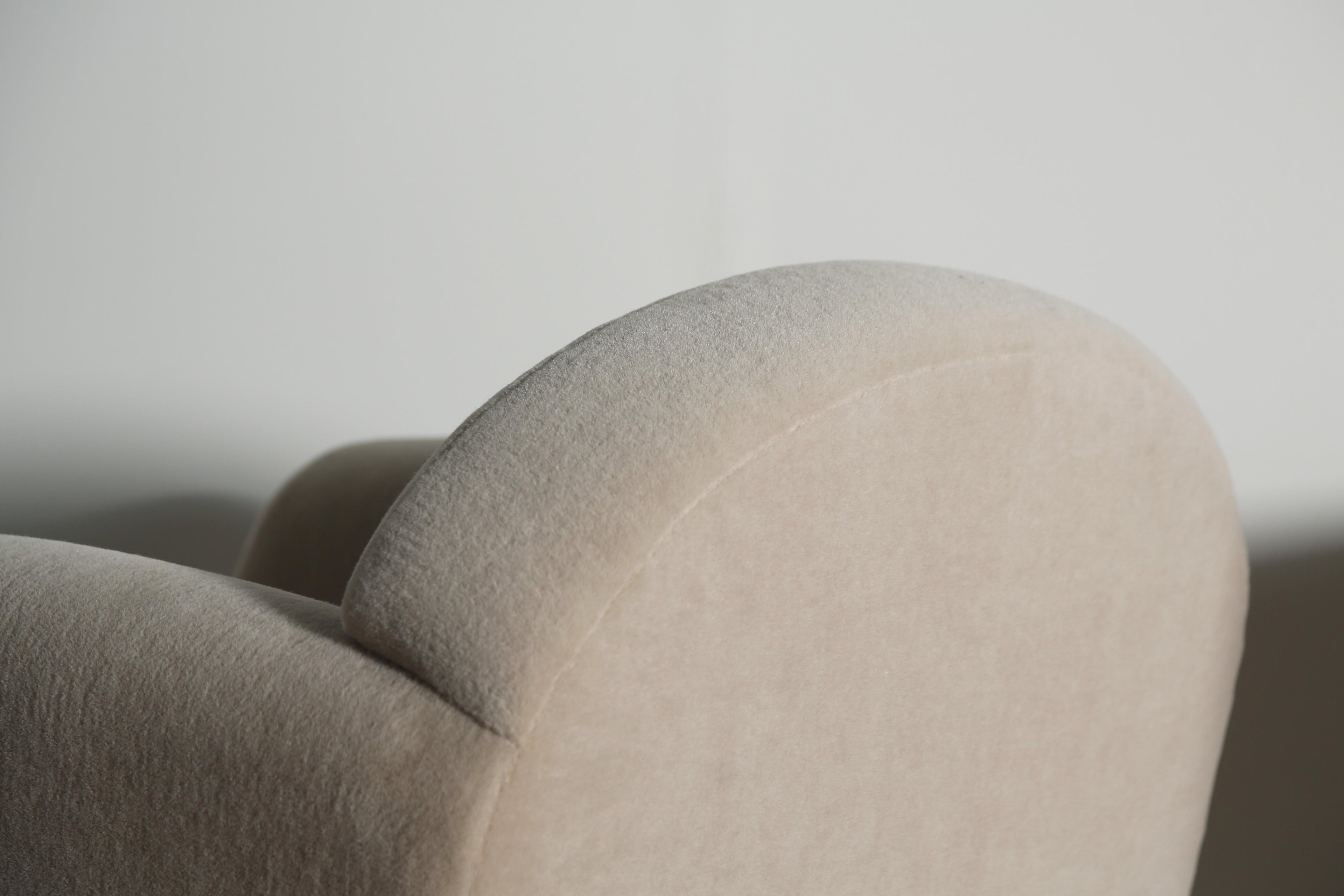 https://a.1stdibscdn.com/a-curved-arm-salon-club-chair-upholstered-in-pure-alpaca-for-sale-picture-10/f_22593/f_477176521764155461365/Curve_Arm_Stone_Alpaca_9_25_5_master.jpeg