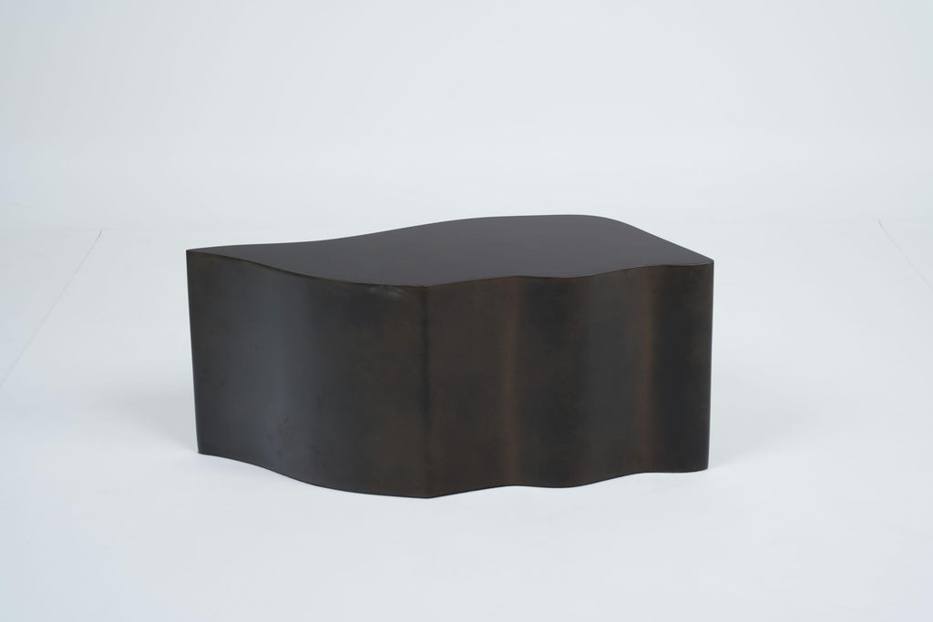 https://a.1stdibscdn.com/customizable-modular-resin-coffee-table-in-matte-bronze-finish-for-sale-picture-3/f_27693/f_409088621722619006107/Custom_3_Pc_Table_Mondo_97123082_6__master.jpg
