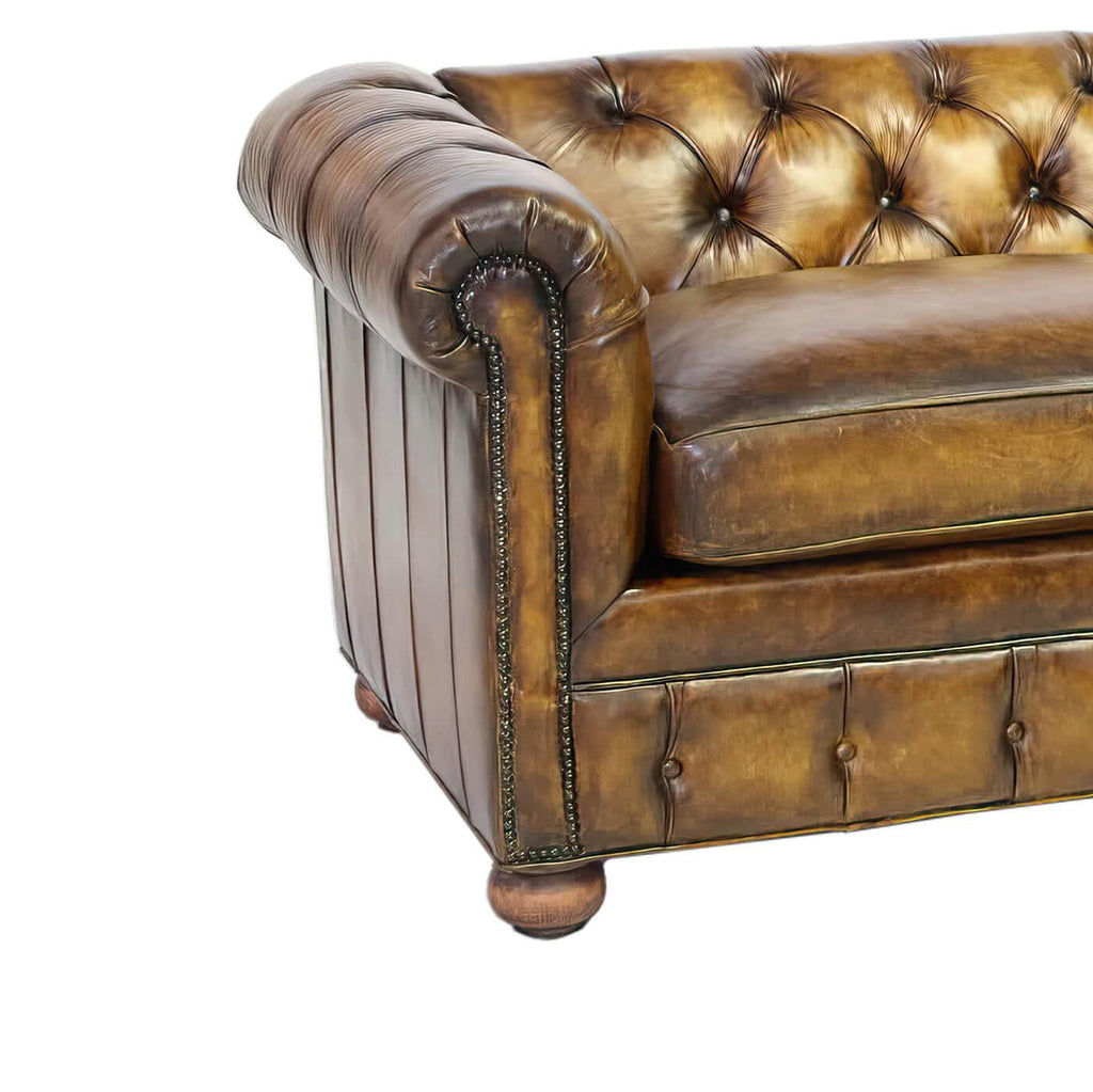 https://a.1stdibscdn.com/custom-antiqued-leather-chesterfield-for-sale-picture-2/f_8038/f_263982621638645289742/Custom_Antiqued_Leather_Chesterfield_1_master.jpg