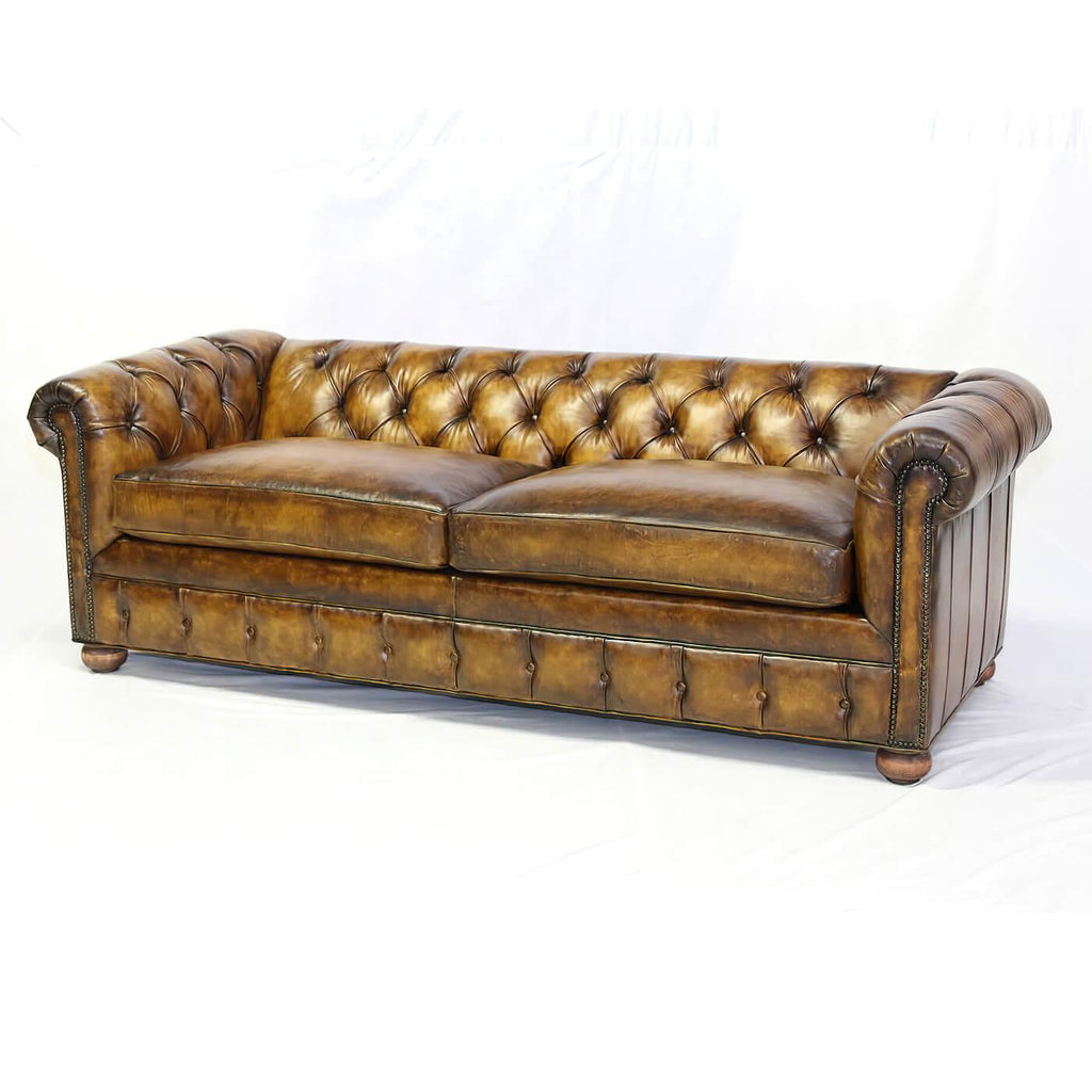 https://a.1stdibscdn.com/custom-antiqued-leather-chesterfield-for-sale-picture-4/f_8038/f_263982621638645289783/Custom_Antiqued_Leather_Chesterfield_3_master.jpg
