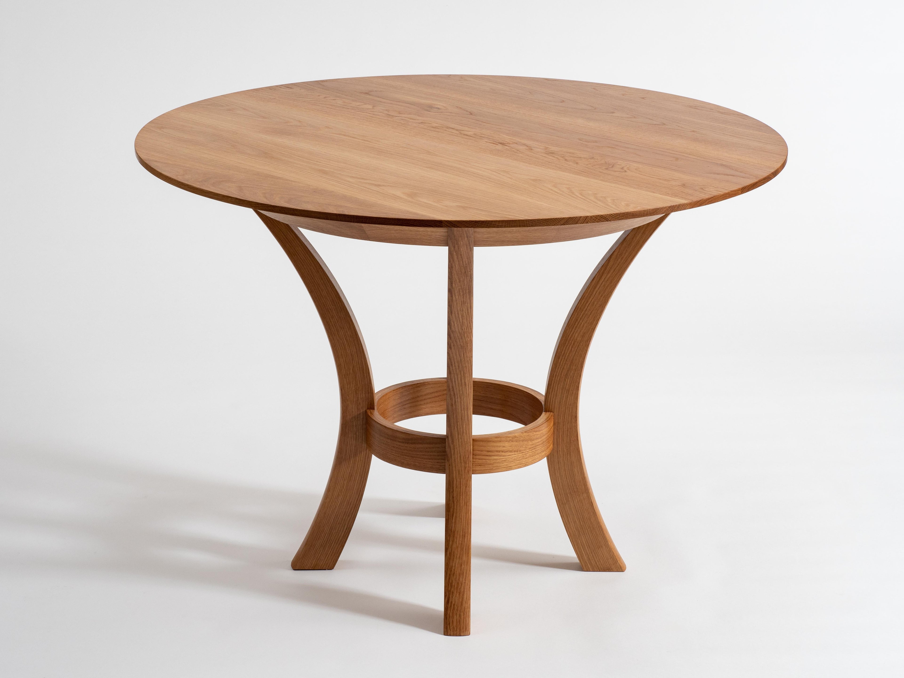 https://a.1stdibscdn.com/contemporary-round-dining-table-42-circle-white-oak-for-sale-picture-6/f_109082/f_493995821774625535357/Custom_Furniture_northern_New_Jersey_white_oak_round_dining_table_master.jpg