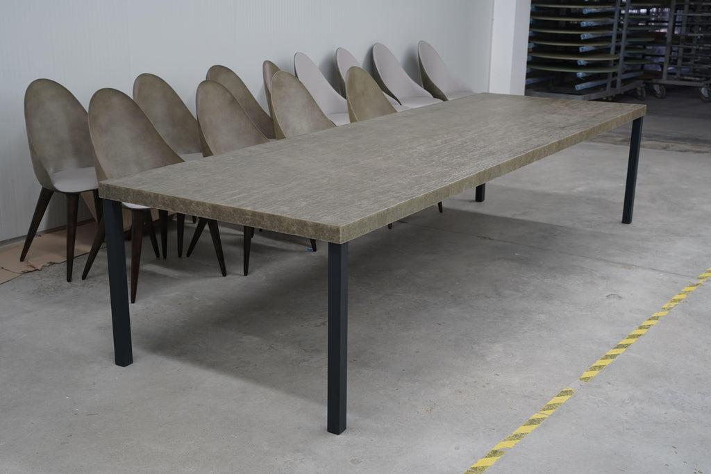 https://a.1stdibscdn.com/outdoor-dining-table-in-custom-lacquer-colors-for-sale-picture-8/f_27693/f_308283421666039668091/Custom_Top_Sierra_Dining_Table_master.jpg