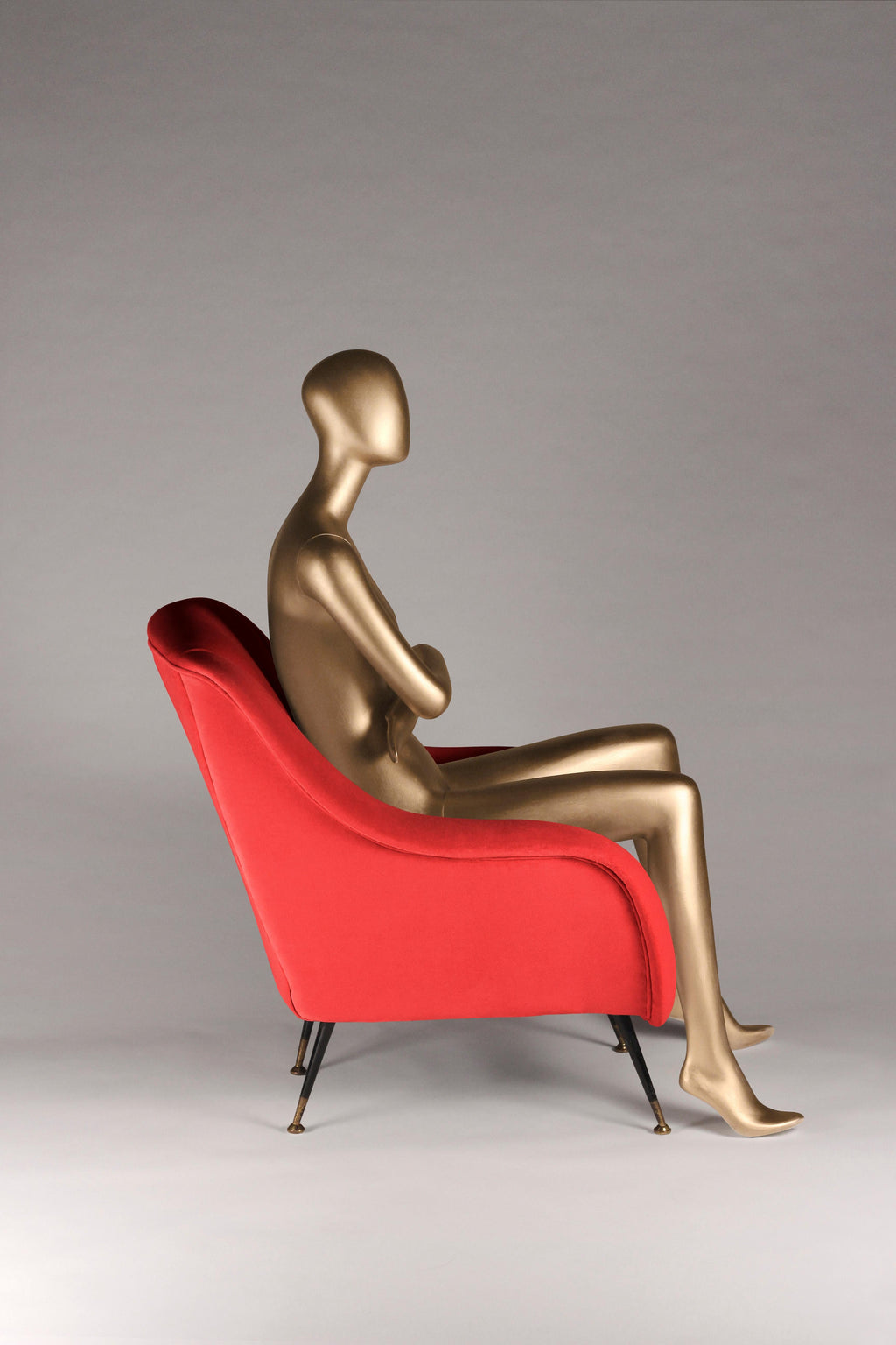 https://a.1stdibscdn.com/mid-century-modern-style-inspired-italian-lounge-chair-sophia-in-red-velvet-for-sale-picture-6/f_28683/f_156473421567952817947/D13F4413_FF7F_4A5F_A1DE_873EF2A66959_master.jpeg