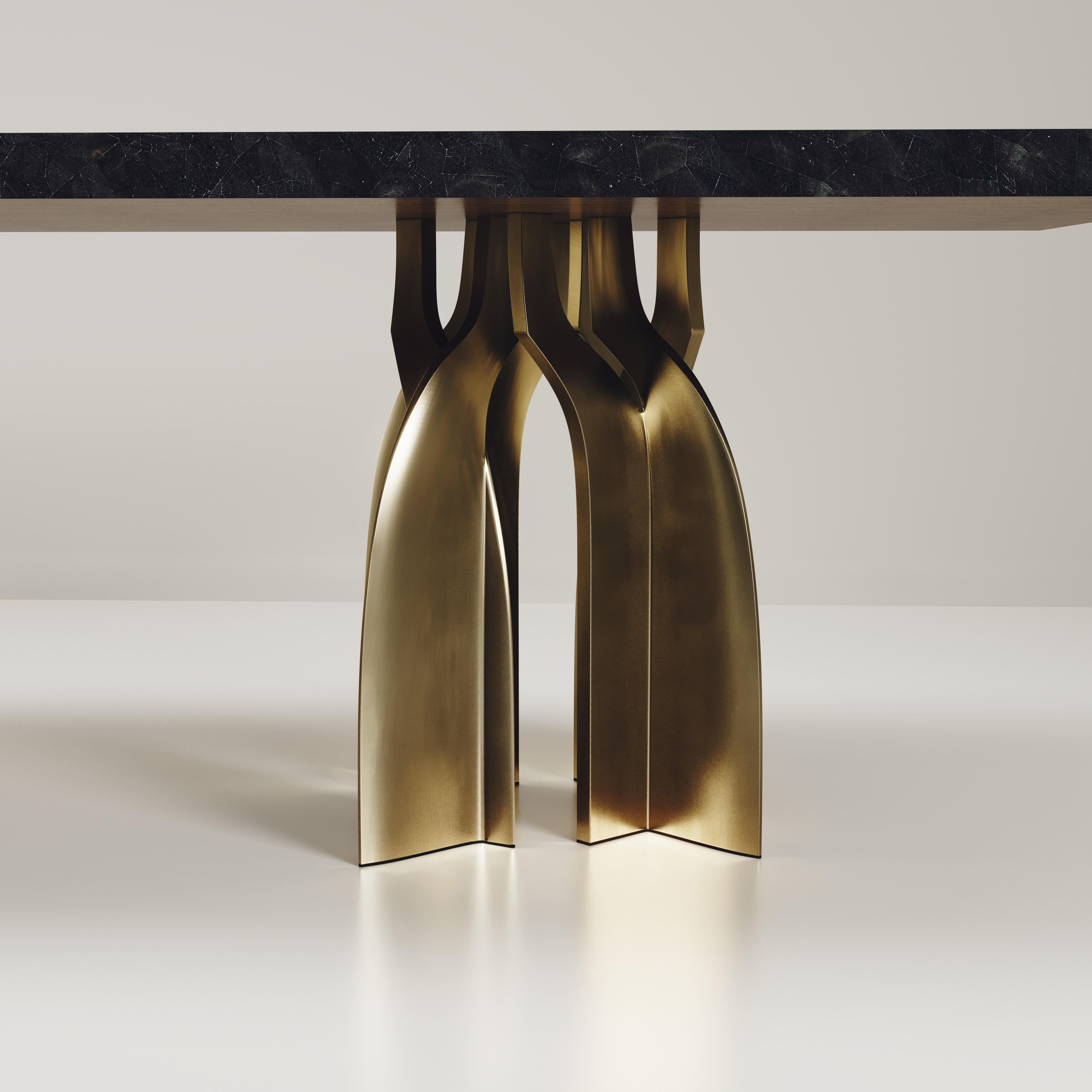 https://a.1stdibscdn.com/set-of-sculptural-chairs-and-dining-table-in-shell-and-brass-by-kifu-paris-for-sale-picture-6/f_45491/f_263336321638275757225/D7157_BLANC0004_L9_master.jpeg