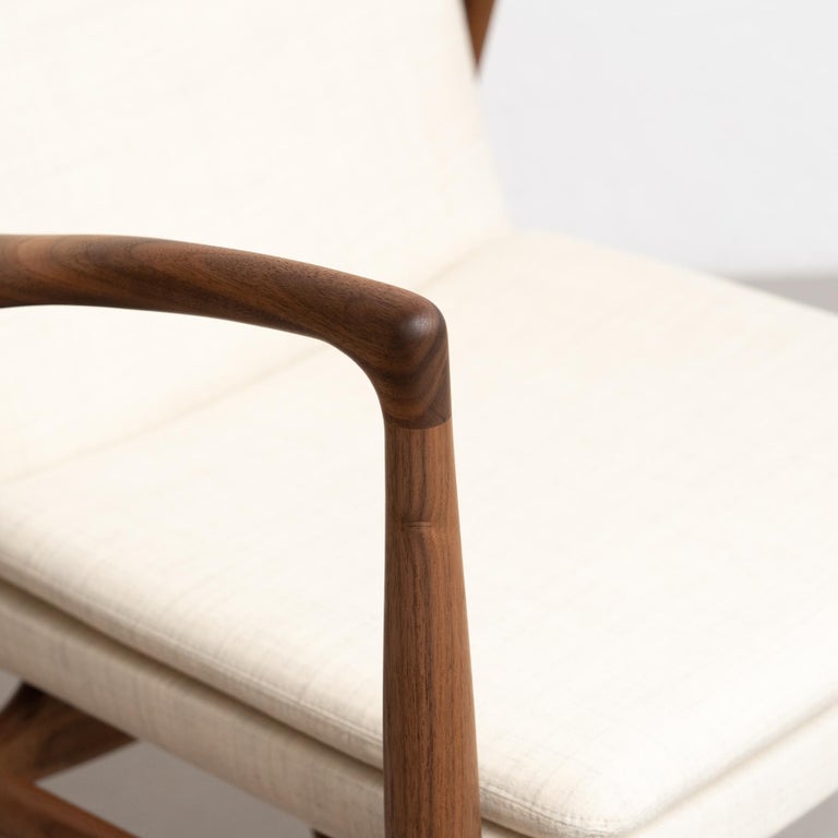 https://a.1stdibscdn.com/finn-juhl-45-chair-wood-and-fabric-for-sale-picture-11/f_14272/f_387727821710009578256/DADA27022024_208_master.jpg?width=768