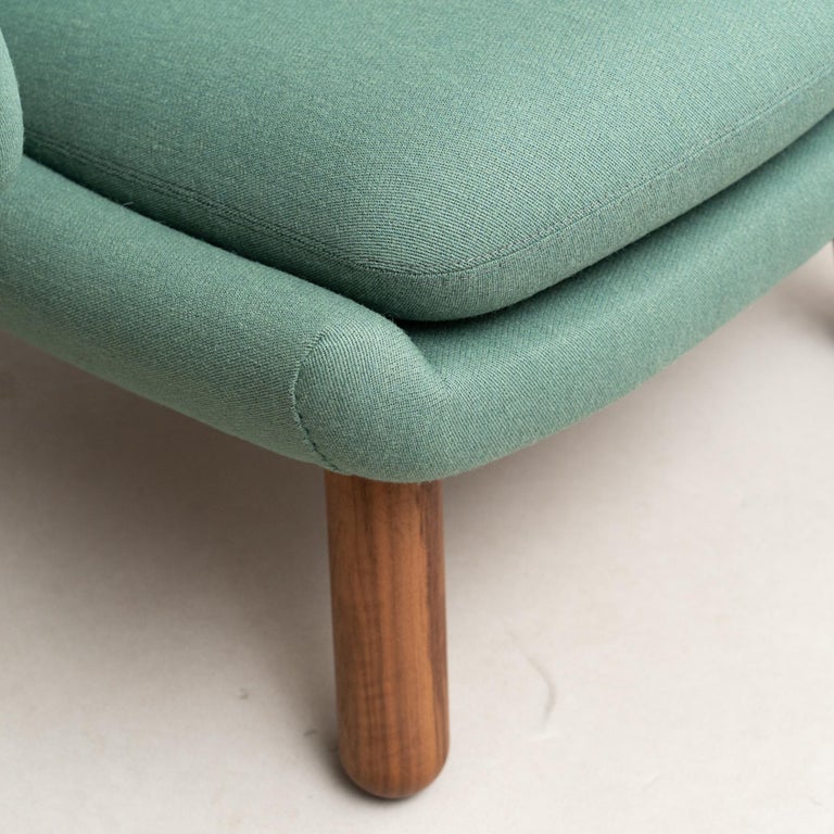 https://a.1stdibscdn.com/finn-juhl-pelican-chair-upholstered-in-wood-and-fabric-for-sale-picture-14/f_14272/f_415623121726834603994/DADA280524_159_master.jpg?width=768