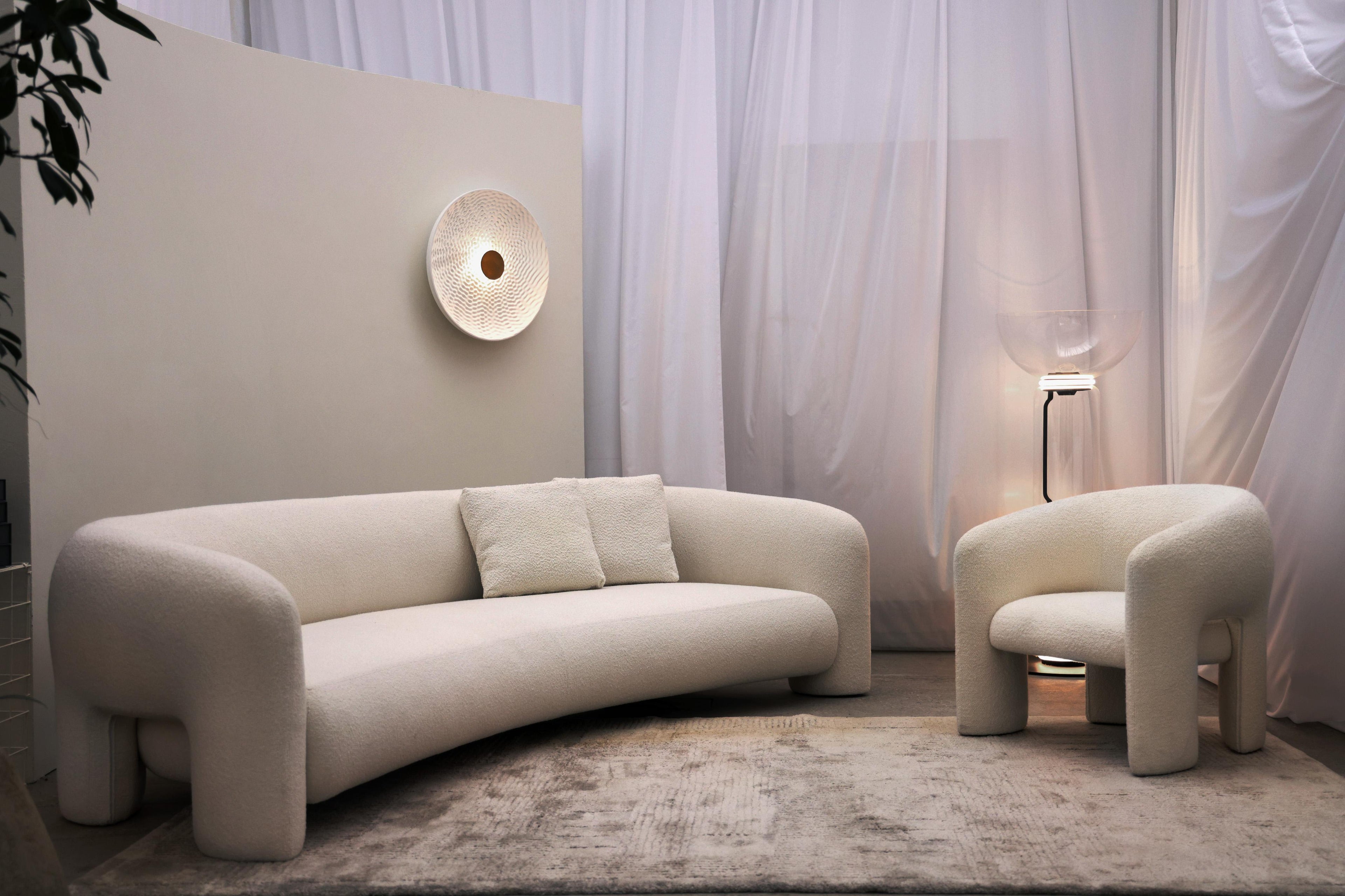 https://a.1stdibscdn.com/bold-sofa-curved-open-arms-m-for-sale-picture-11/f_95332/f_383760621707753443754/DA_05295_master.jpg