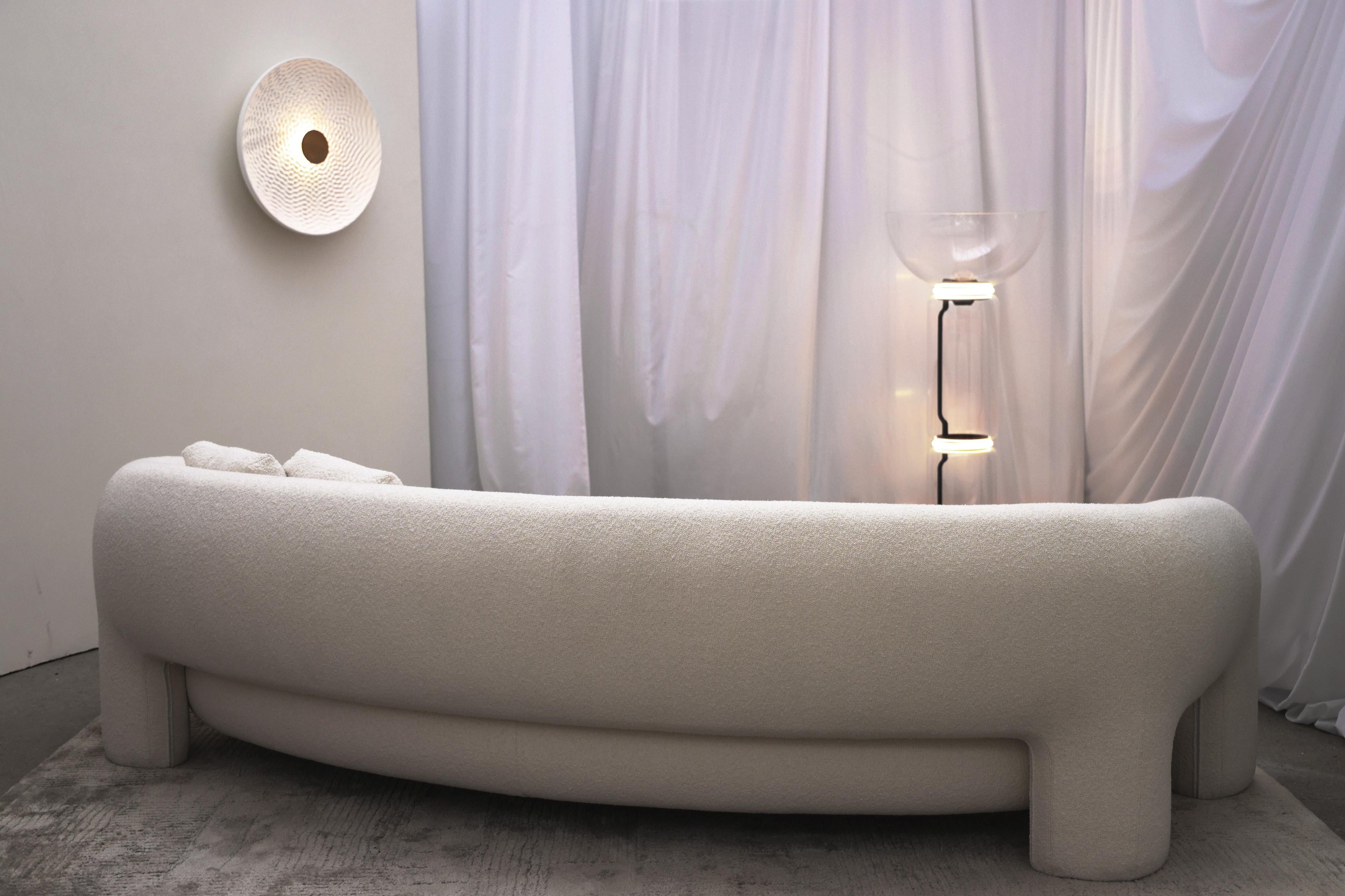 https://a.1stdibscdn.com/bold-sofa-curved-open-arms-m-for-sale-picture-13/f_95332/f_383760621707753445780/DA_05338_master.jpg
