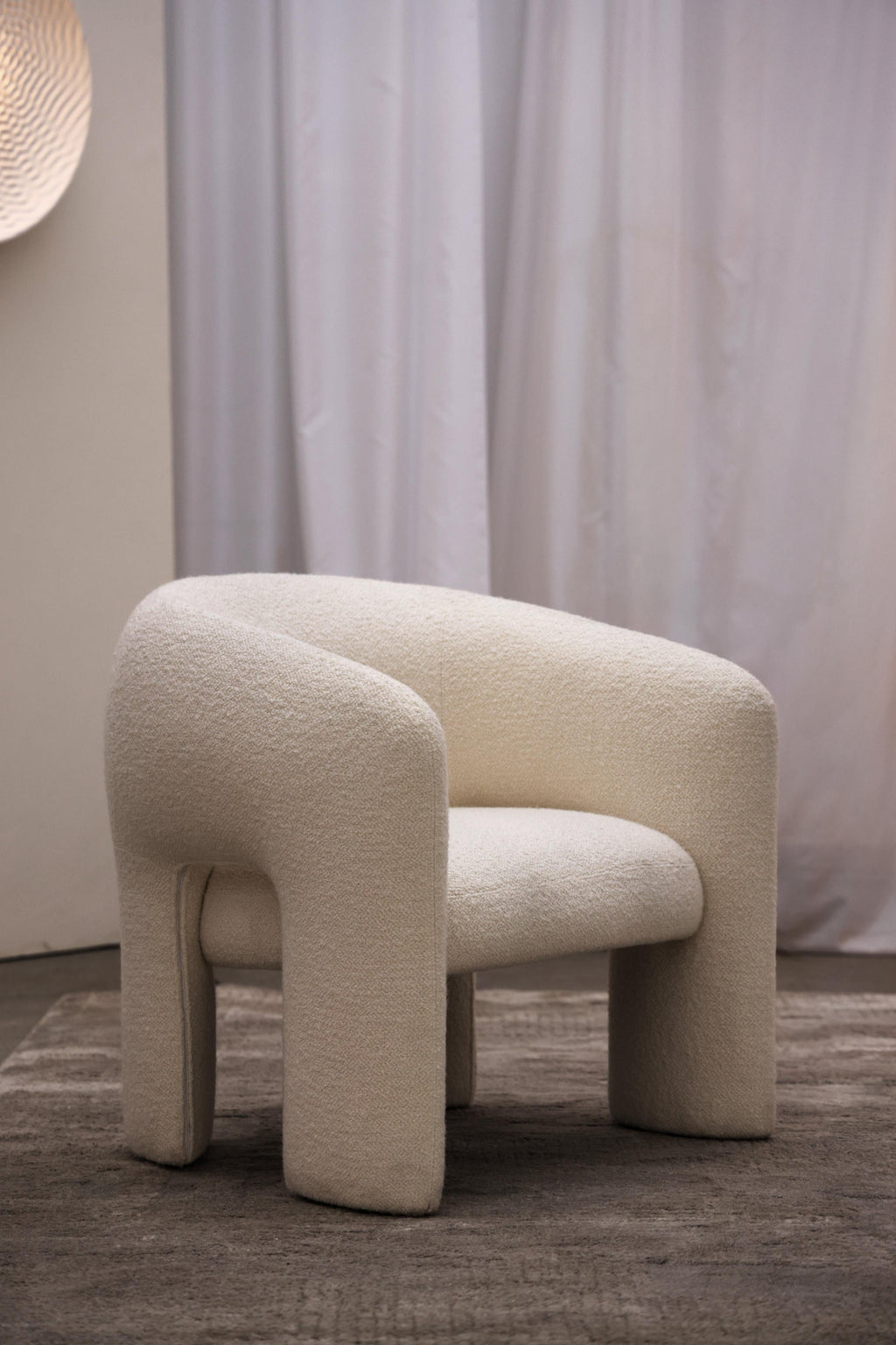 https://a.1stdibscdn.com/bold-armchairs-barnum-24-for-sale-picture-9/f_95332/f_394976821714474571092/DA_05349_master.jpg