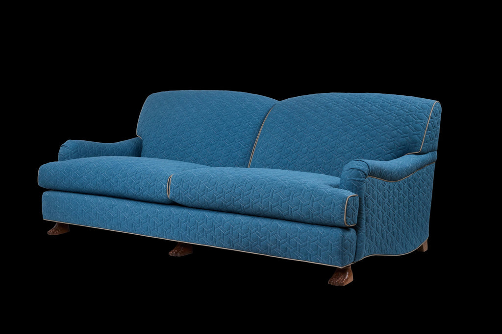 https://a.1stdibscdn.com/roll-arm-carl-sofa-with-tight-back-and-hand-carved-feet-by-martin-and-brockett-for-sale-picture-2/f_50711/f_411558821724283559482/DArnold_061824_MartinandBrockett_2288_master.jpg