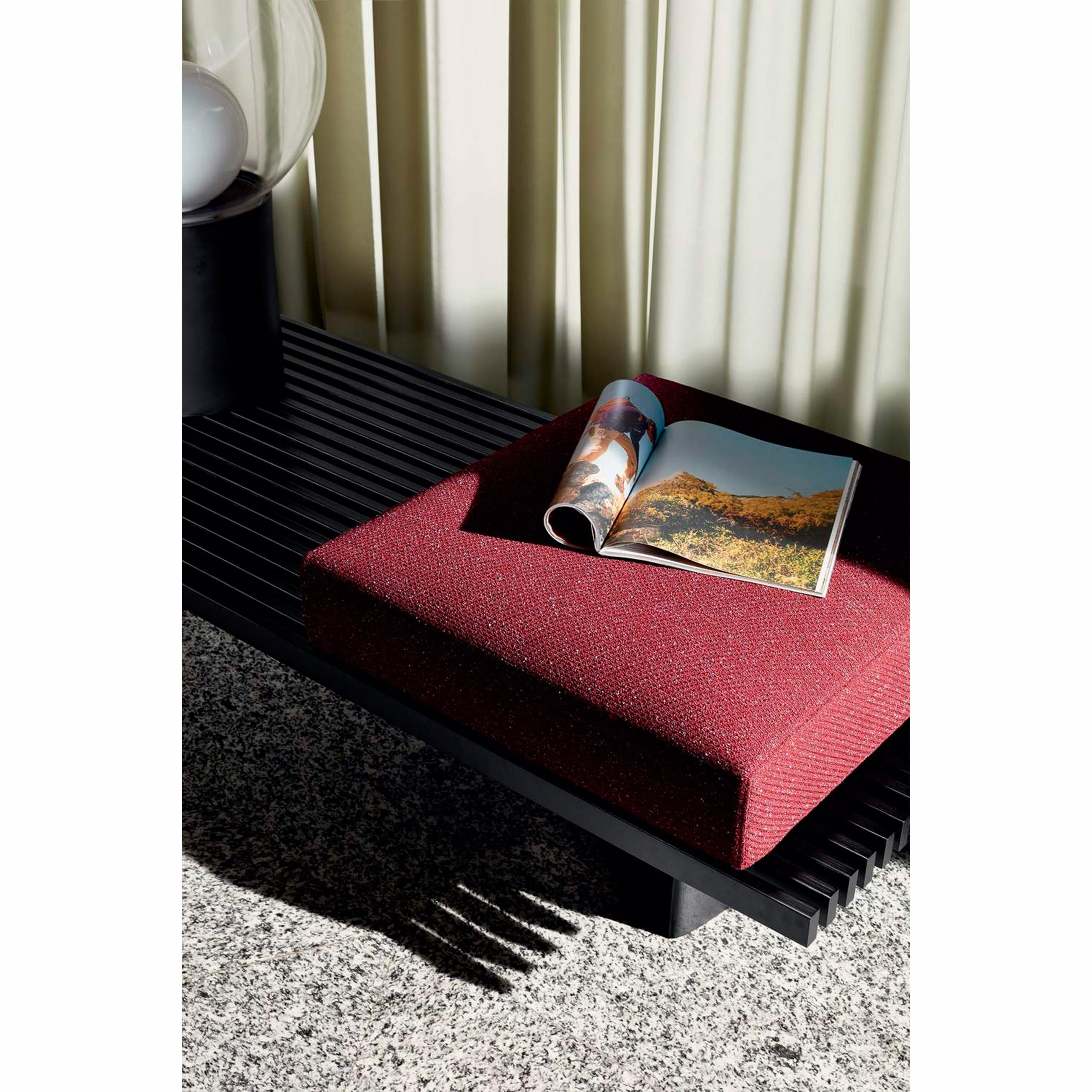 https://a.1stdibscdn.com/charlotte-perriand-refolo-modular-sofa-wood-and-black-leather-by-cassina-for-sale-picture-13/f_14272/f_284297521651142152886/DDBDF_master.jpg