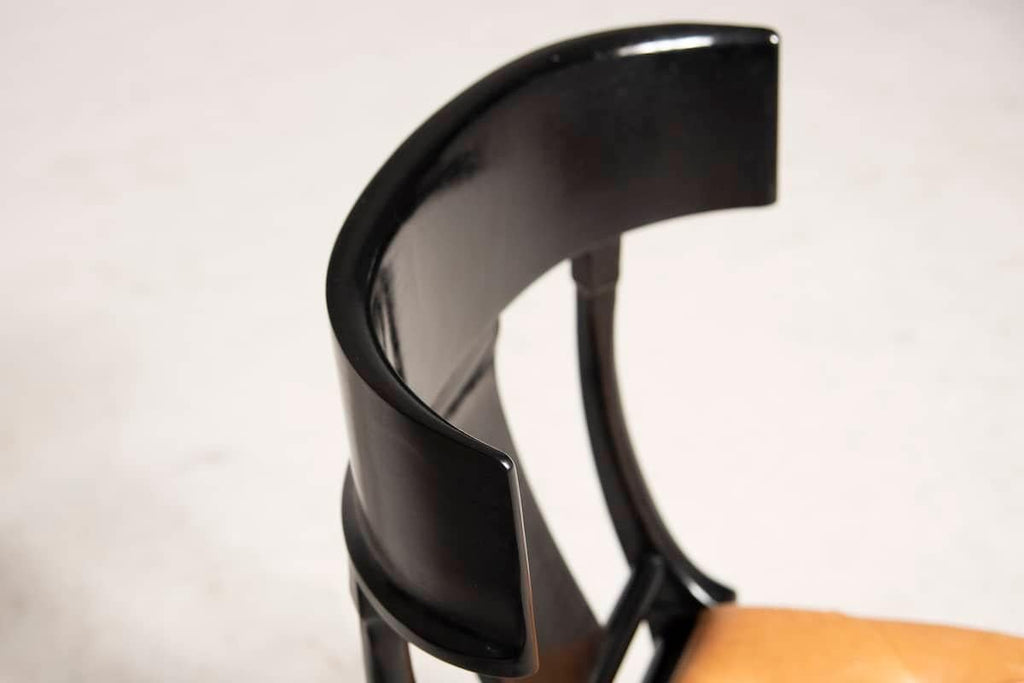 https://a.1stdibscdn.com/klismos-black-chair-for-sale-picture-9/f_20723/f_384813221708352569792/DDF_2201_master.jpg