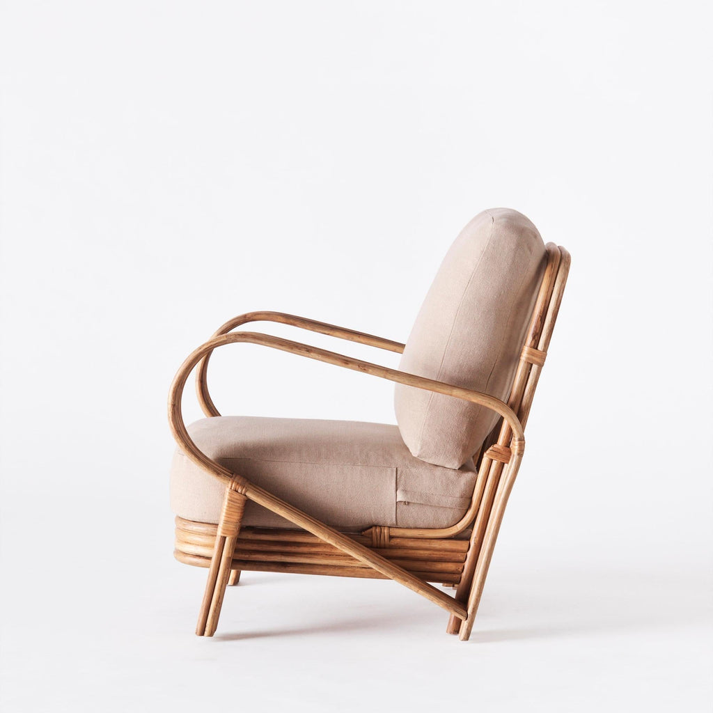 https://a.1stdibscdn.com/bamboo-lounge-chair-beige-linen-upholstery-for-sale-picture-4/f_58912/f_277832621742937965877/DD_2303_PRODUCT_BAMBOO_LOUNGE_CHAIR_0291_master.jpg