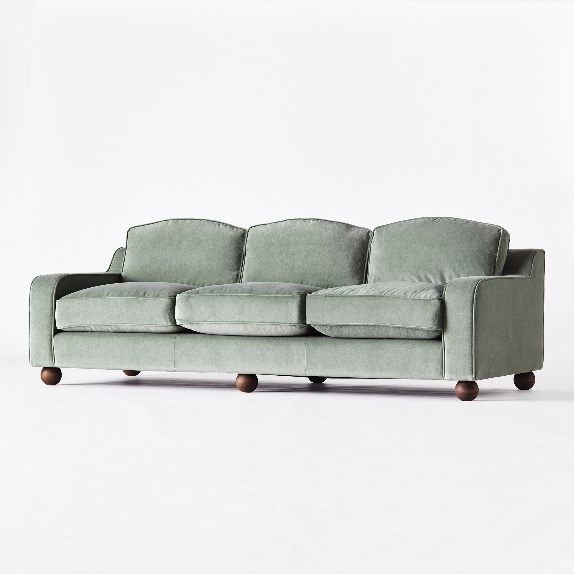 https://a.1stdibscdn.com/3-seat-lola-sofa-green-velvet-for-sale-picture-3/f_58912/f_257536521743720220904/DD_2303_PRODUCT_SOFA_LOLA_FROZEN_GREEN_0063_master.jpg