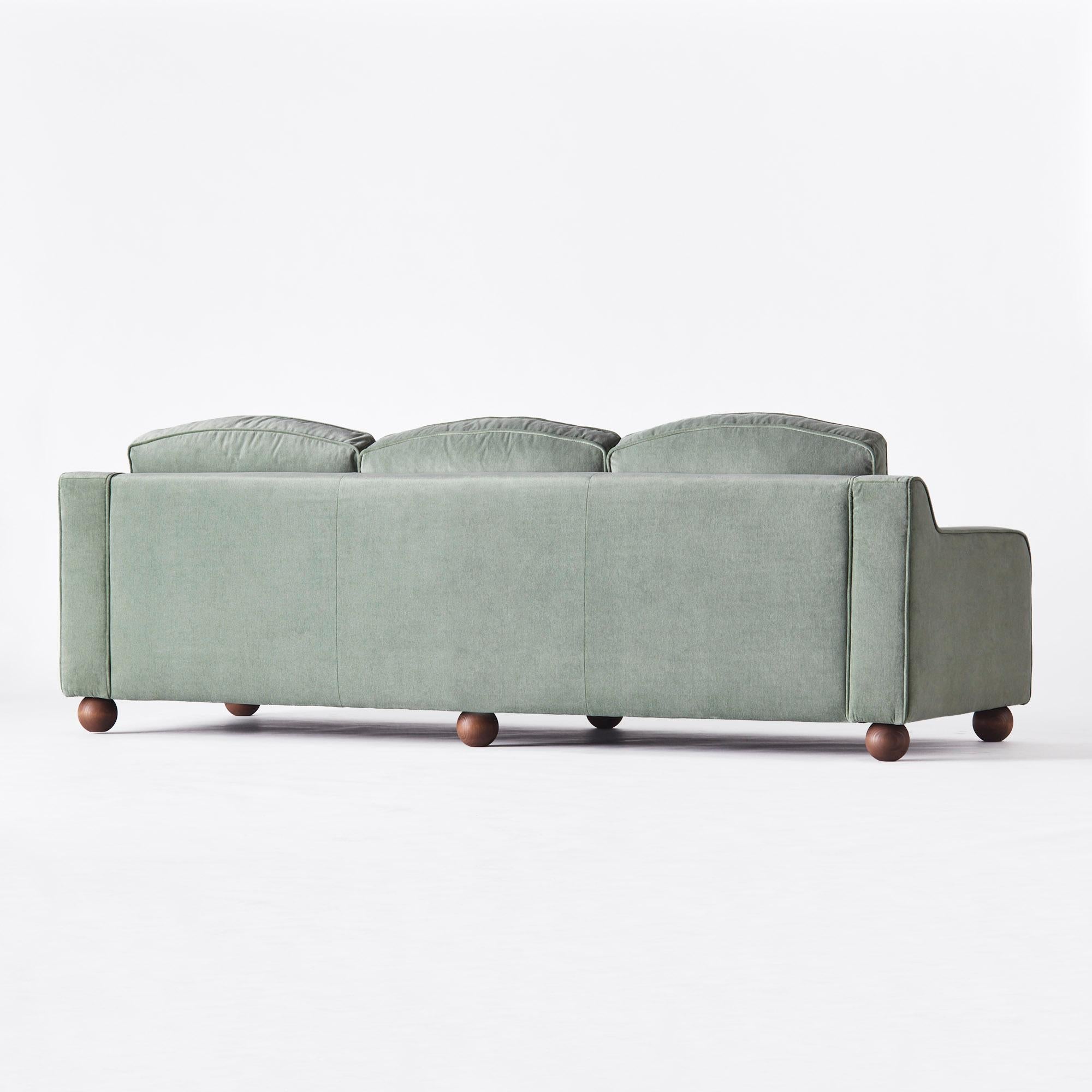 https://a.1stdibscdn.com/3-seat-lola-sofa-green-velvet-for-sale-picture-8/f_58912/f_257536521743720220936/DD_2303_PRODUCT_SOFA_LOLA_FROZEN_GREEN_0075_master.jpg