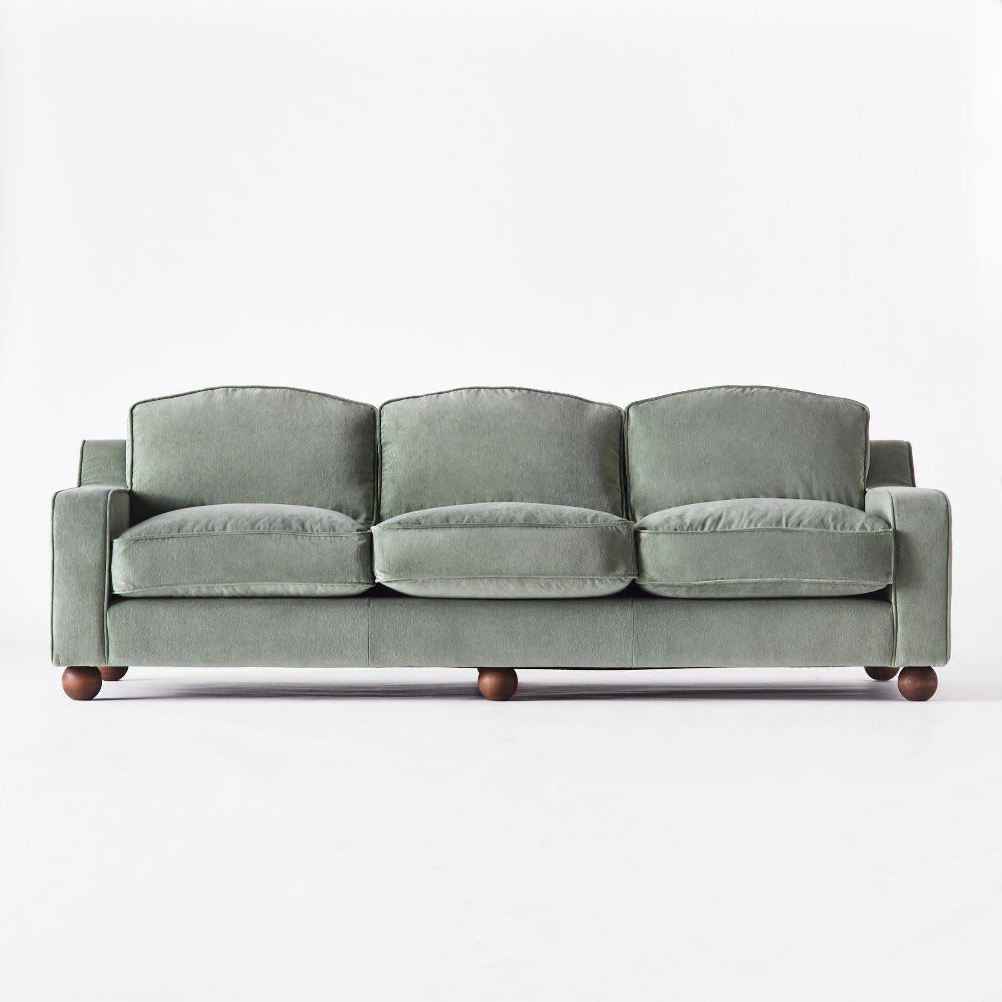 https://a.1stdibscdn.com/frozen-green-velvet-three-seater-sofa-model-lola-for-sale-picture-2/f_58912/f_257536521771250245174/DD_2303_PRODUCT_SOFA_LOLA_FROZEN_GREEN_FOR_SITE_FRONT_0061_master.jpg