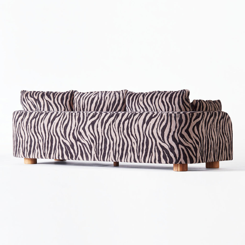https://a.1stdibscdn.com/zebra-patterned-upholstered-sofa-model-miles-for-sale-picture-5/f_58912/f_442125521771246864094/DD_2303_PRODUCT_SOFA_MILES_ZEBRA_1618_1__master.jpg