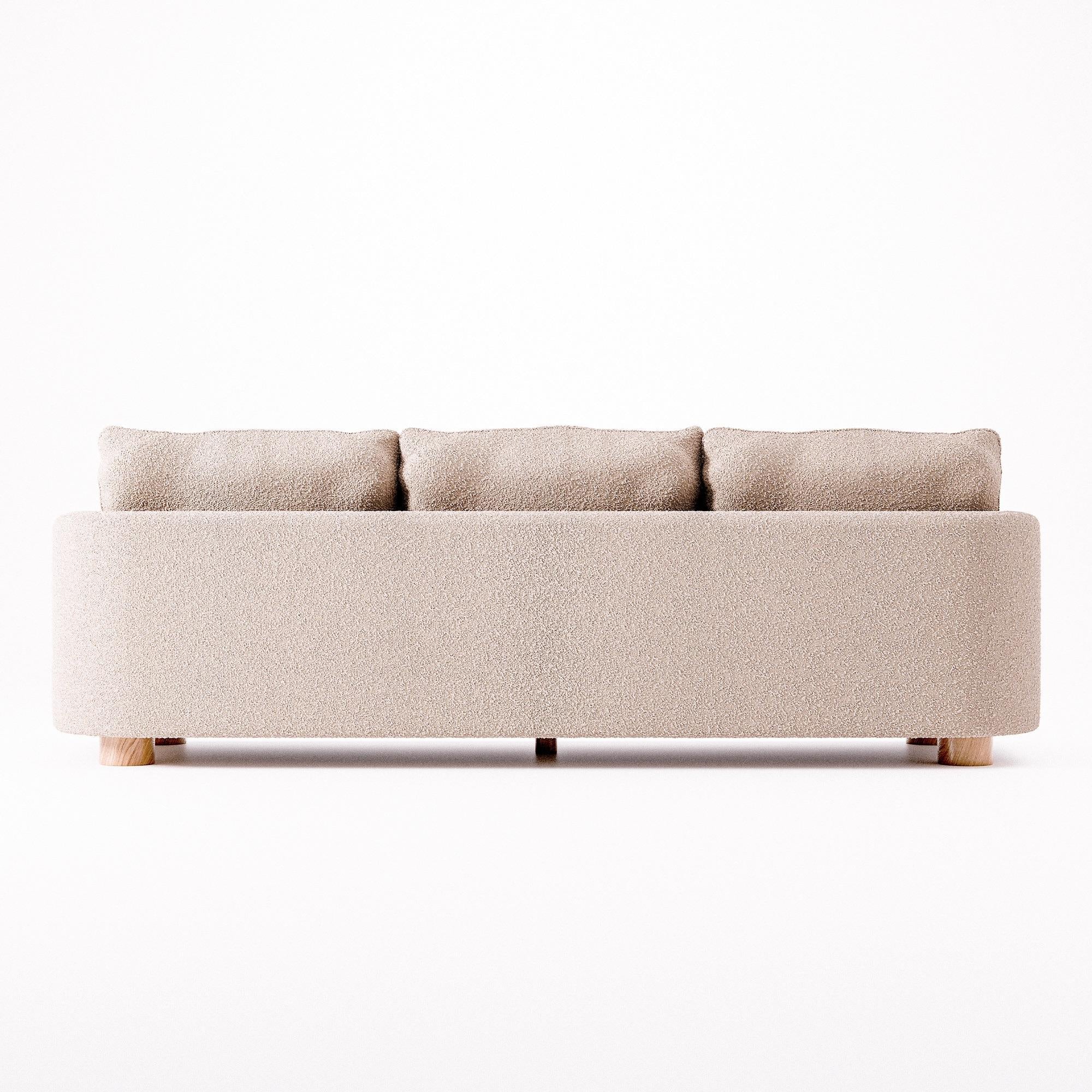 https://a.1stdibscdn.com/beige-boucle-three-seater-sofa-model-miles-for-sale-picture-3/f_58912/f_488382121771277327276/DD_miles_3seater_tresigallo_03_1_master.jpeg