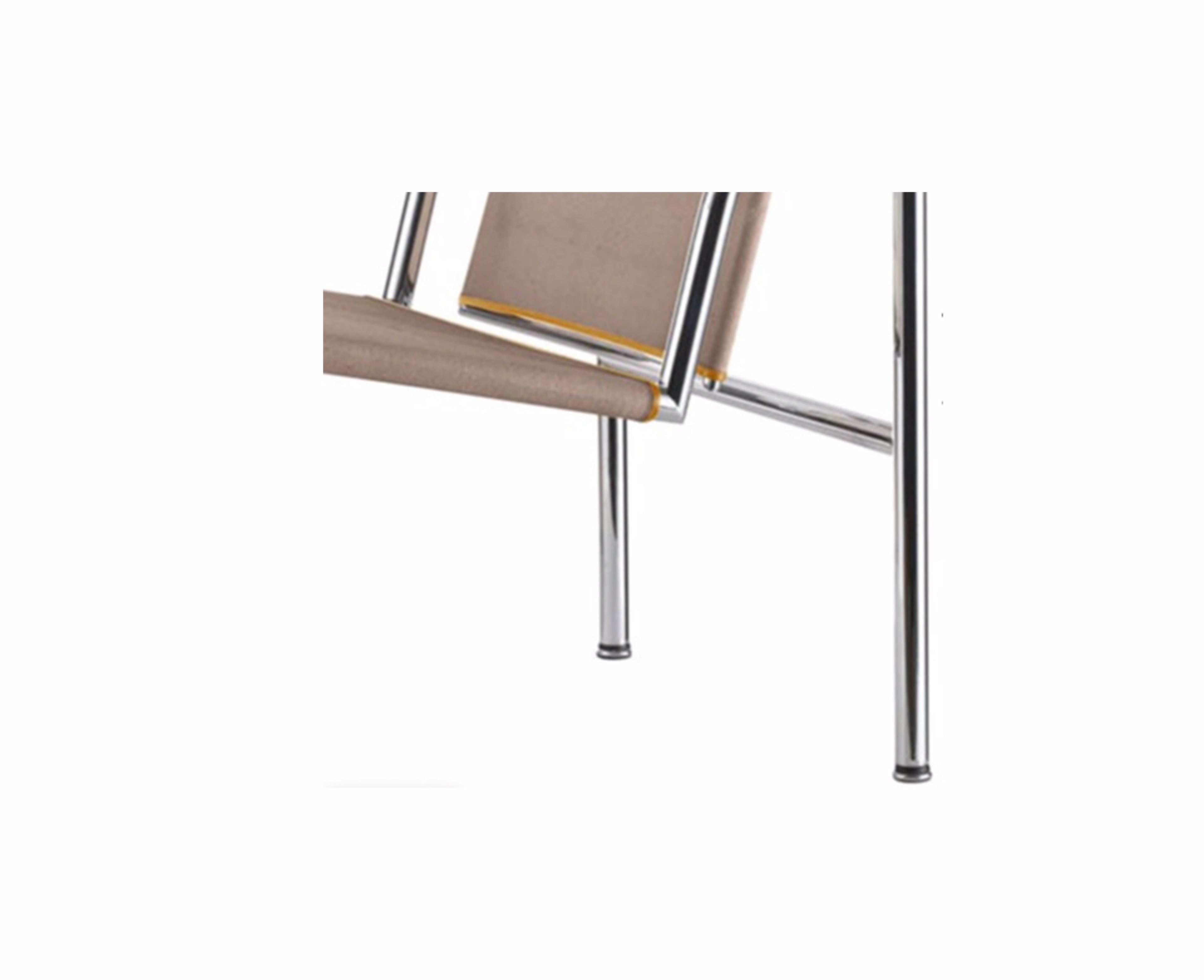 https://a.1stdibscdn.com/le-corbusier-p-jeanneret-c-perriand-lc1-uam-chair-by-cassina-for-sale-picture-4/f_14272/f_393755921713775388133/DETALLE2_master.jpg