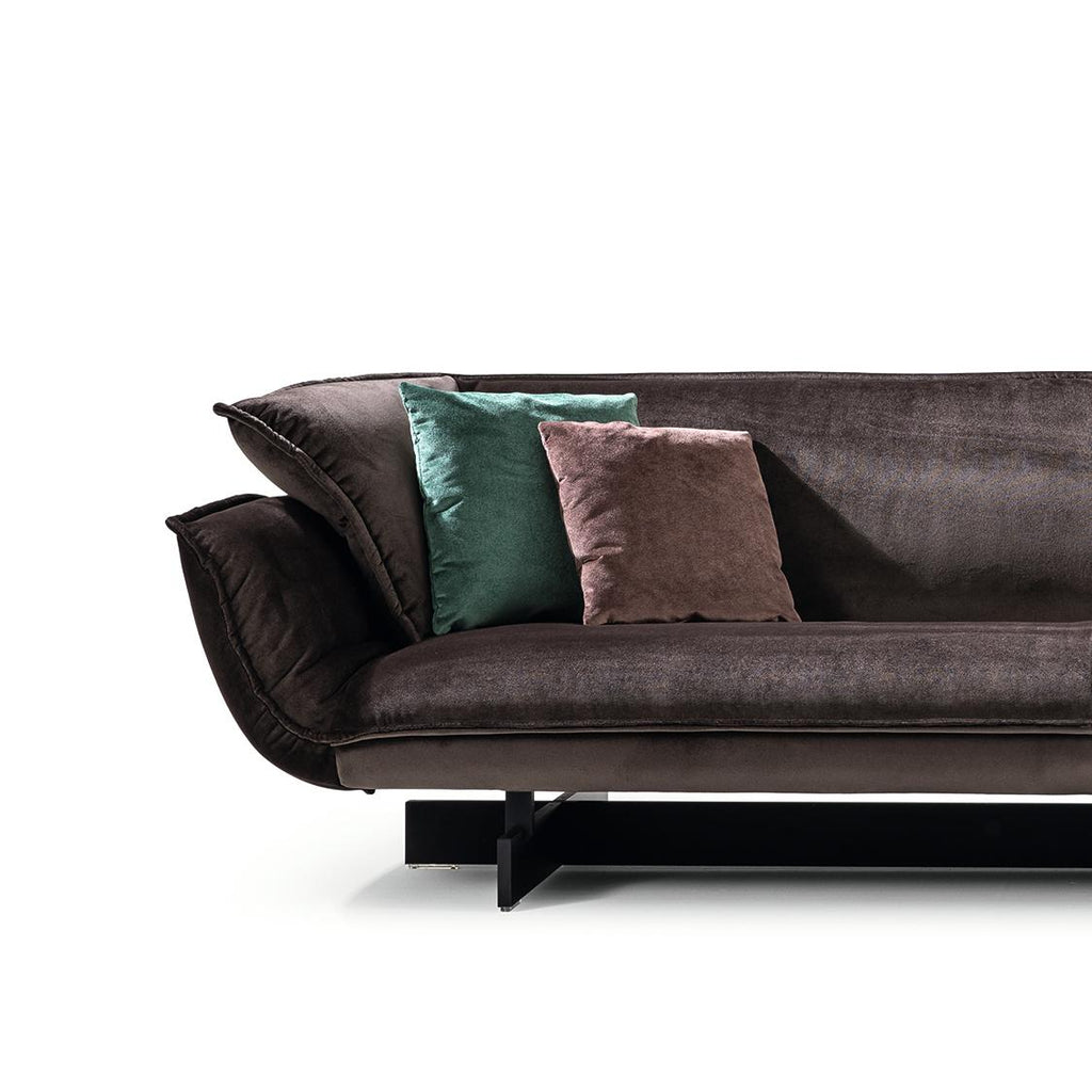 https://a.1stdibscdn.com/patricia-urquiola-beam-sofa-by-cassina-for-sale-picture-4/f_14272/f_312983521668424305590/DET_4025_still_life_divani_catalogo_living_products_2019_550_beam_sofa_system_patricia_urquiola_osaka_13o046_carbone_master.jpg