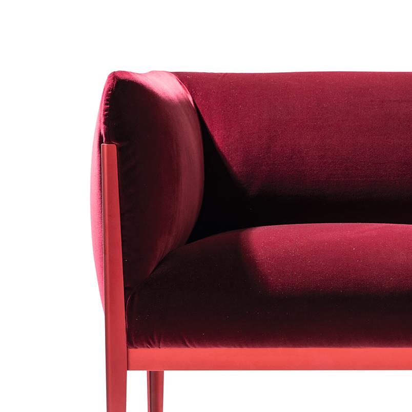 https://a.1stdibscdn.com/ron-for-sale-picture-2/f_14272/f_249322821629196760679/DET_4128_still_life_poltrone_catalogo_living_products_2019_living_collection_2019_144_cotone_armchair_ronan_erwan_bouroullec_alluminio_metallo_anodizzato_rosso_opaco_osaka_13o033_cardinale_master.jpg
